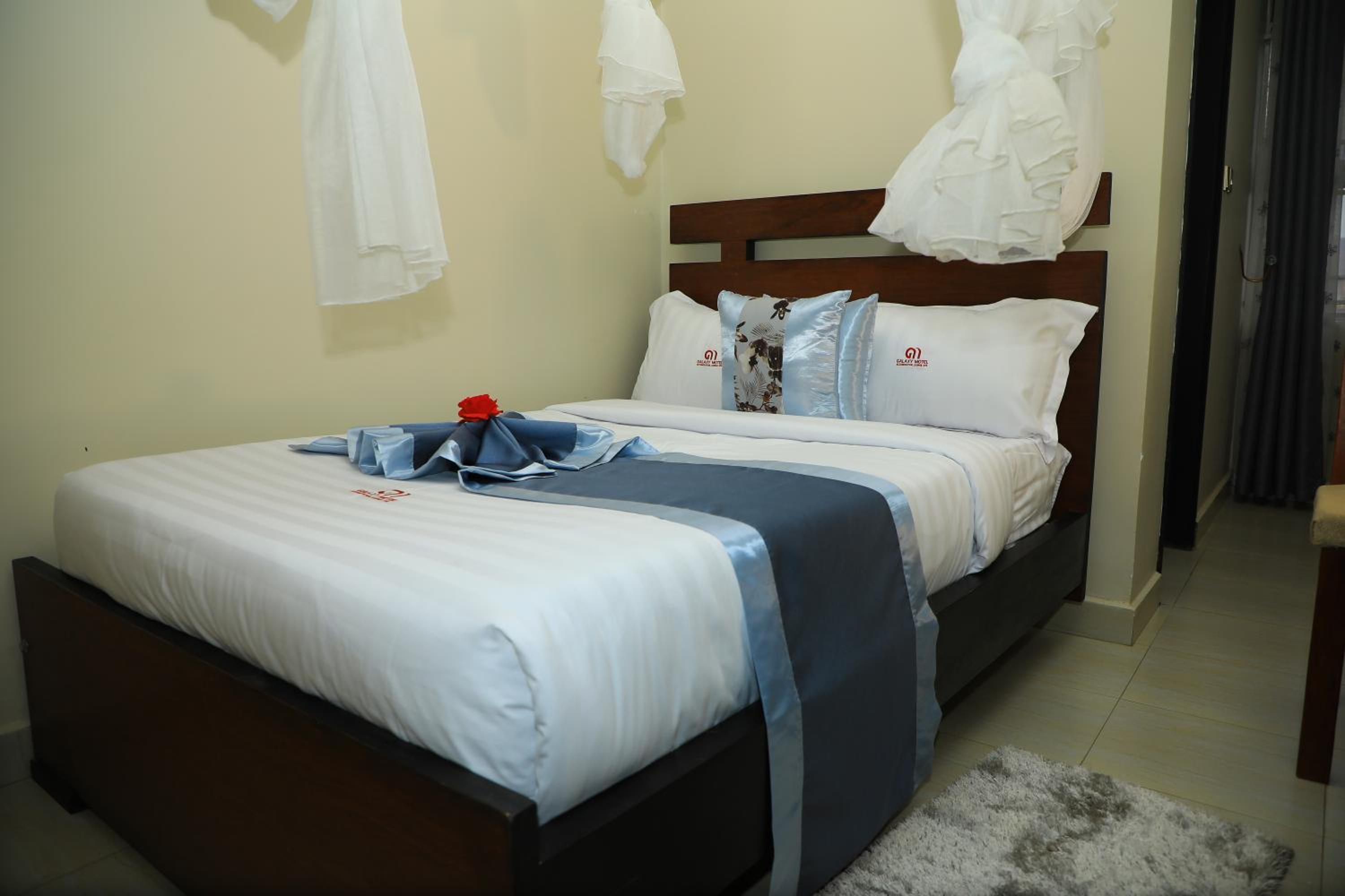 Budget Double Room photo 3