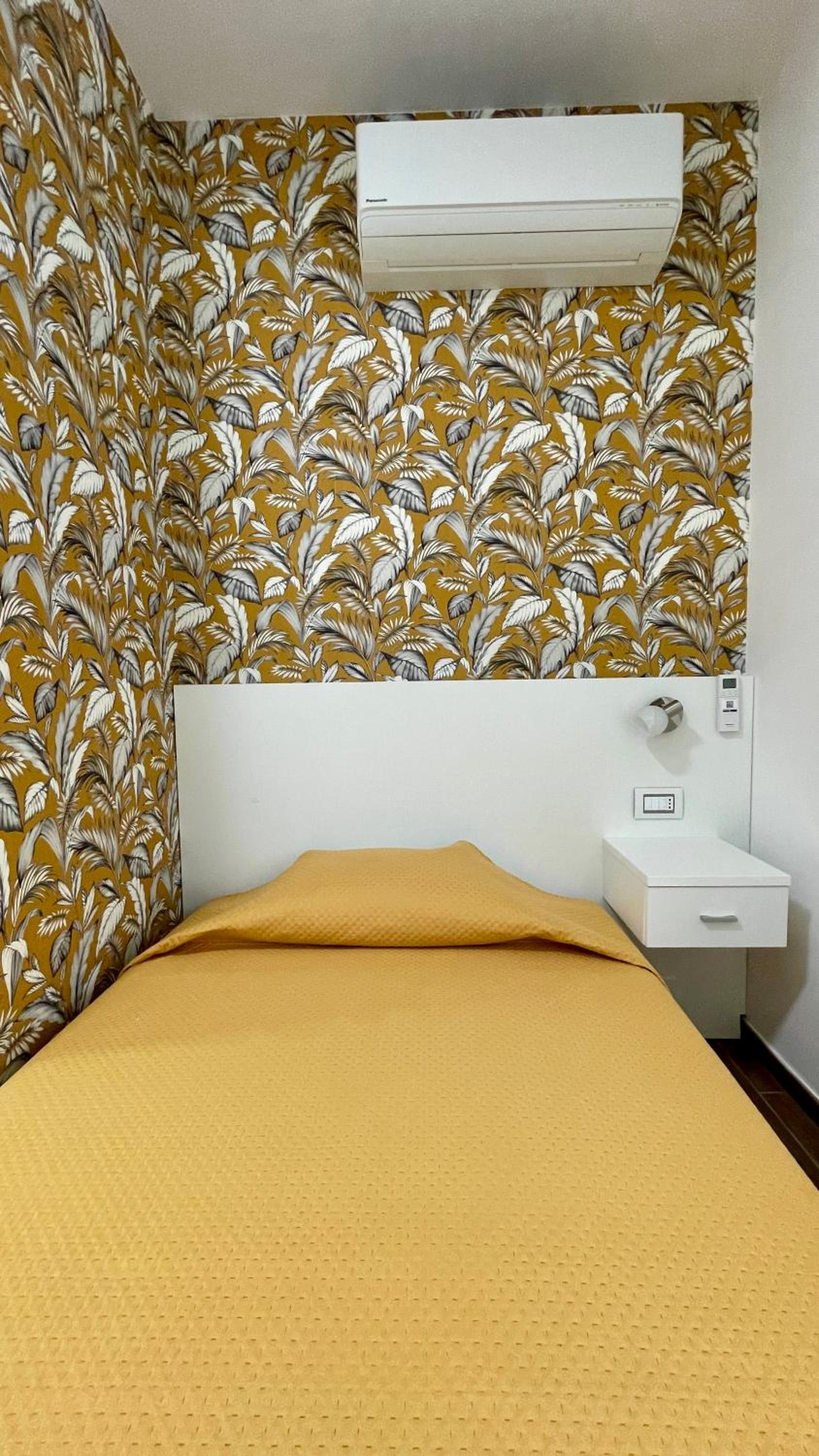 Large Single Room photo 1