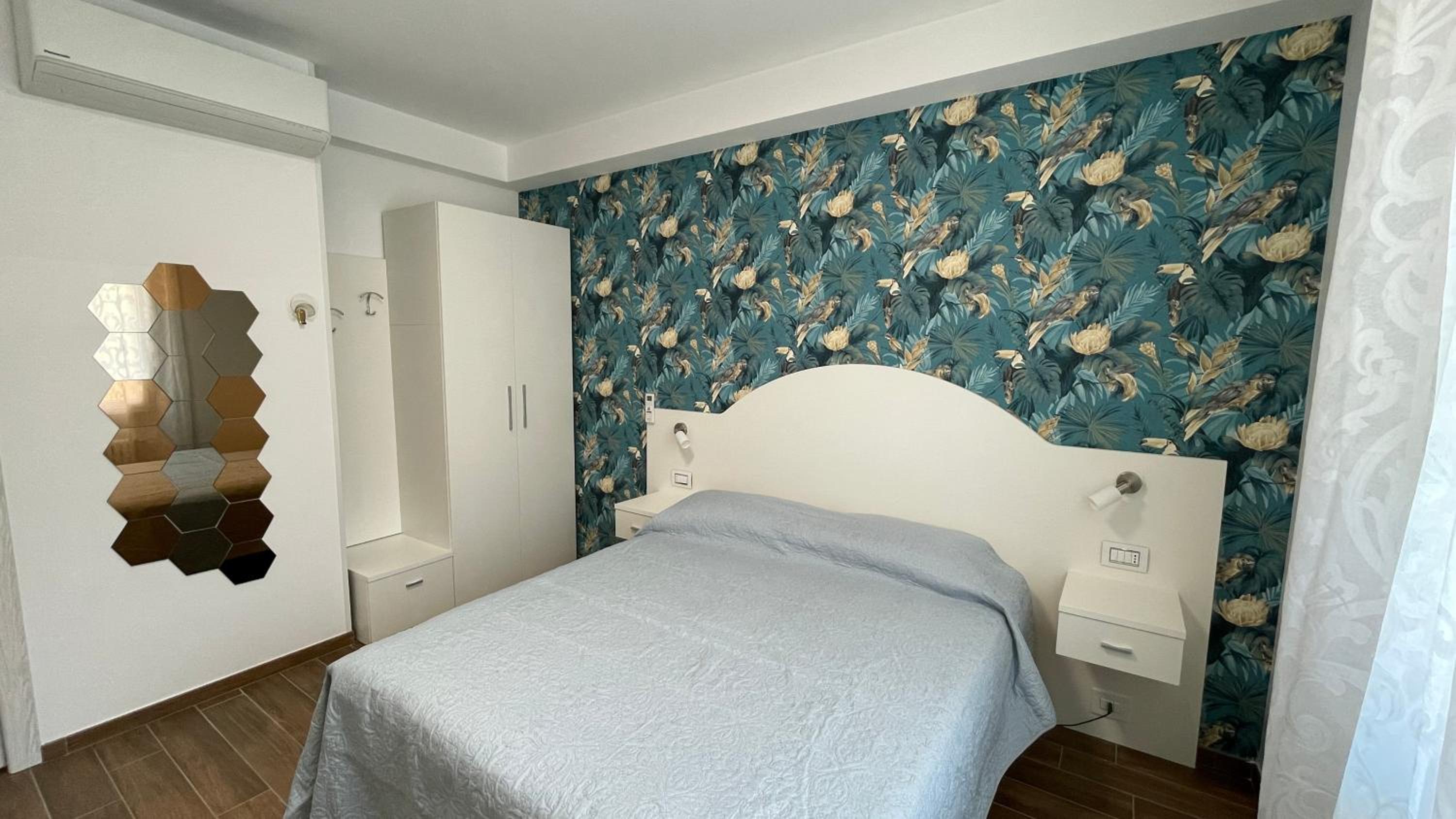 Large Double Room photo 2