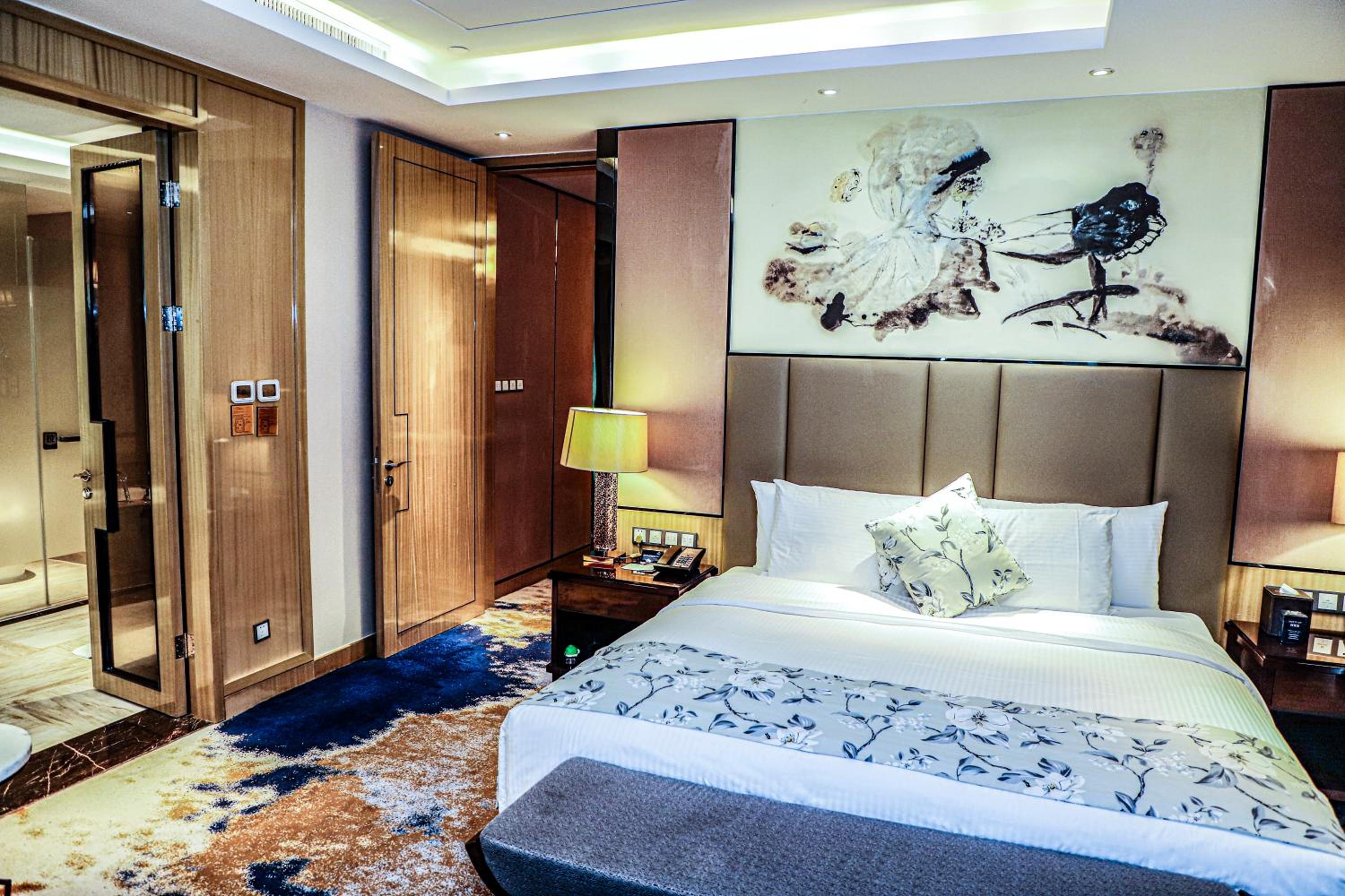 Deluxe Suite photo 3