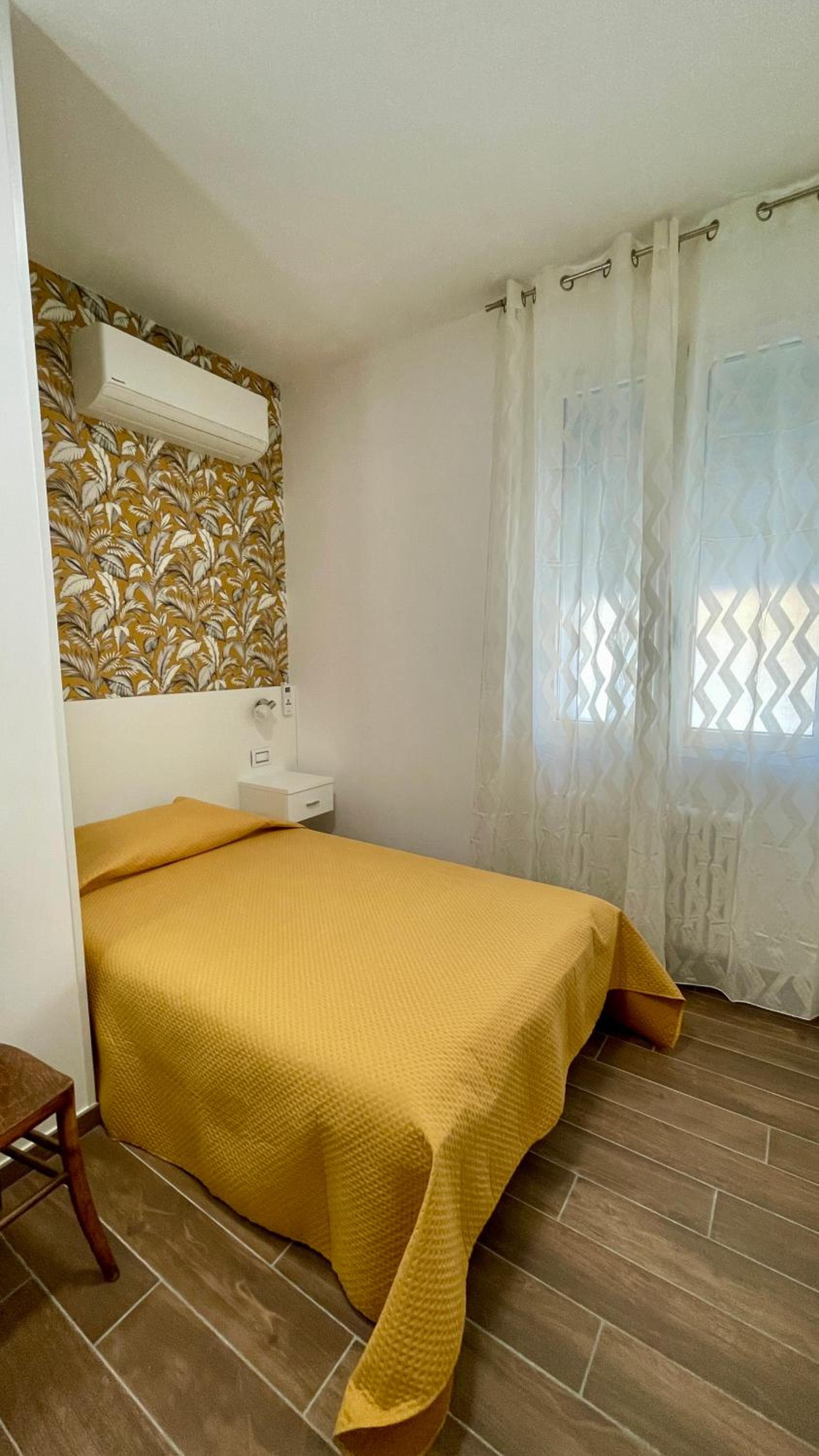 Large Single Room photo 3