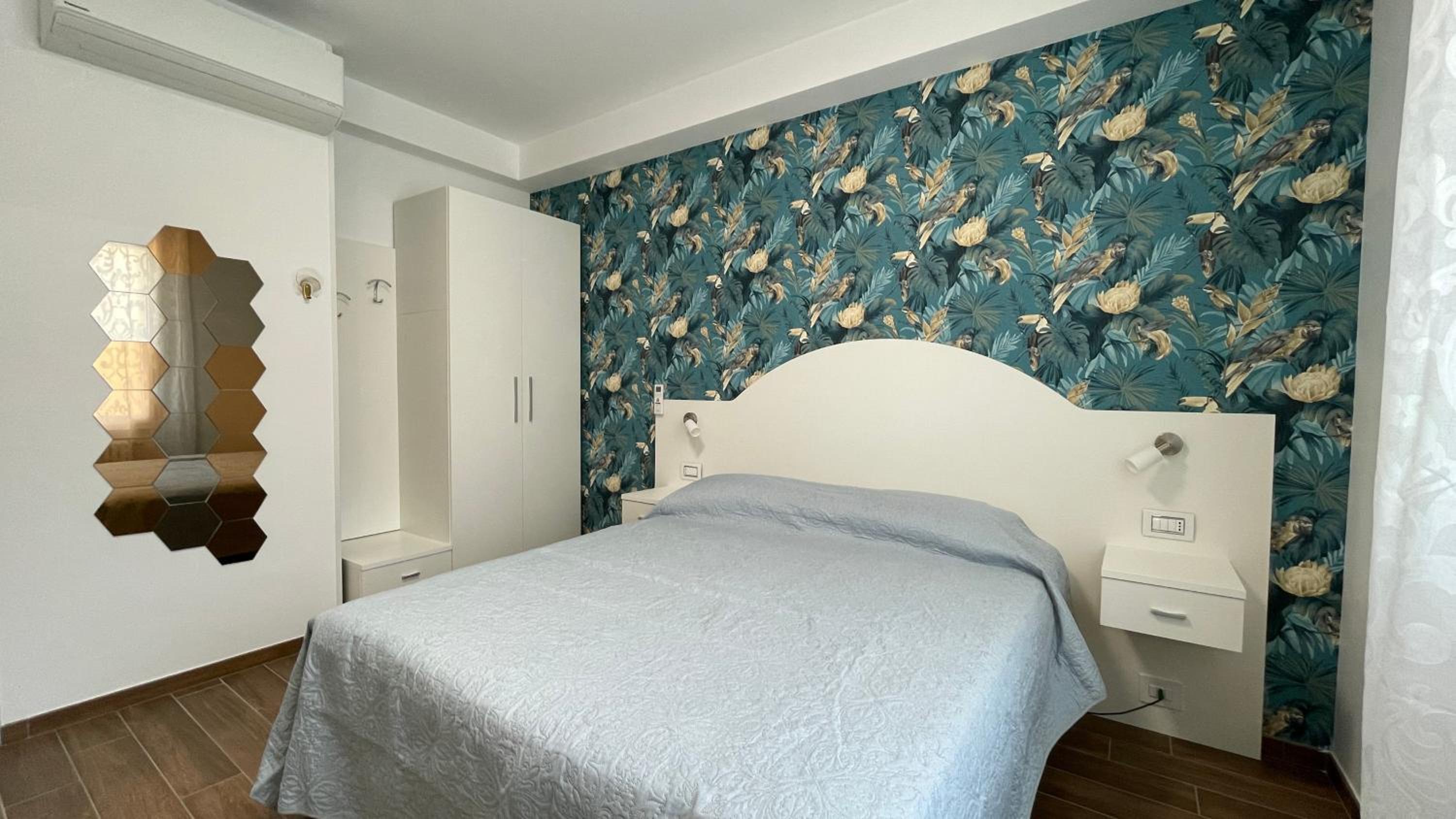 Large Double Room photo 3