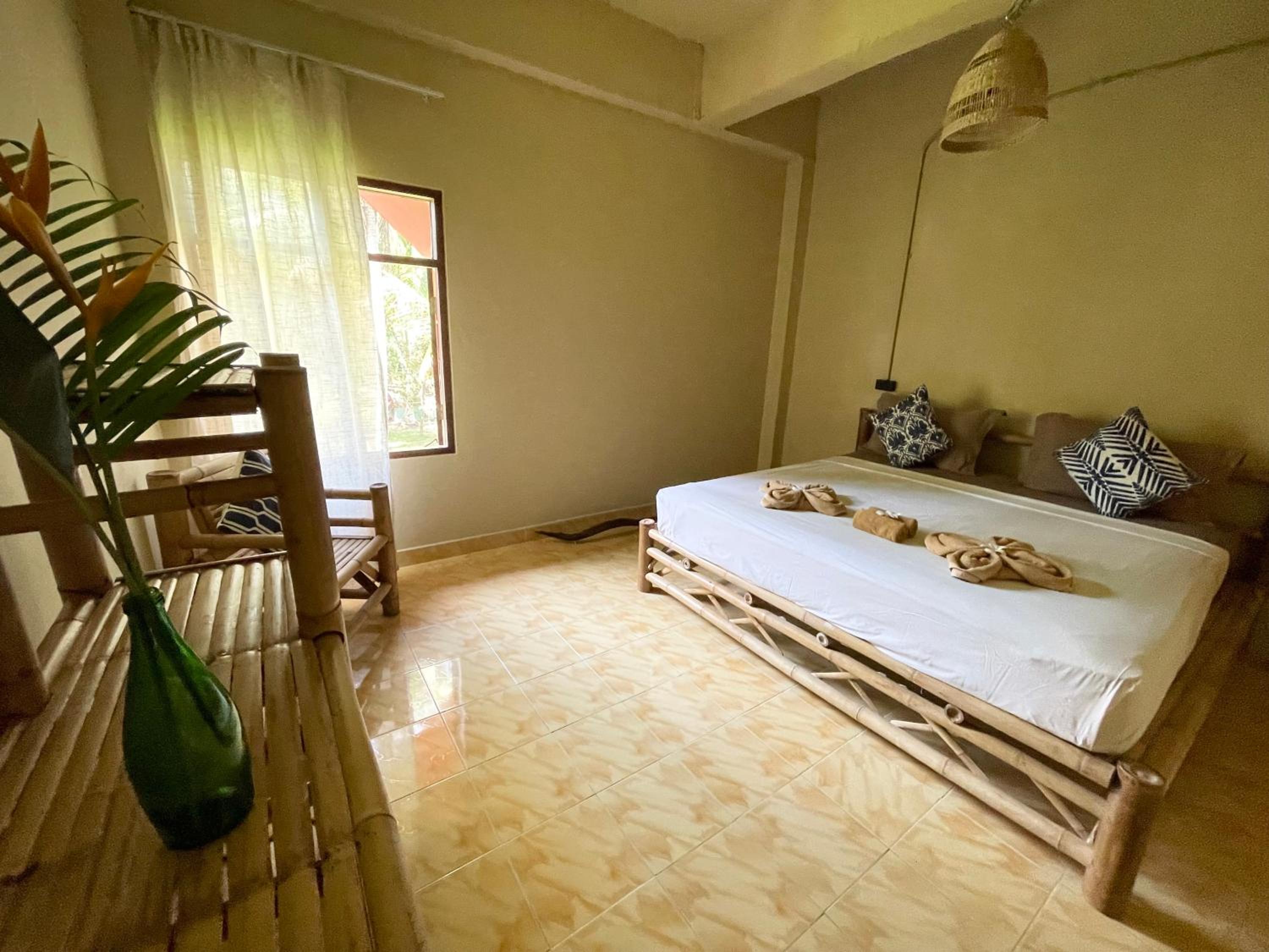 Double Room with Shared Bathroom photo 3