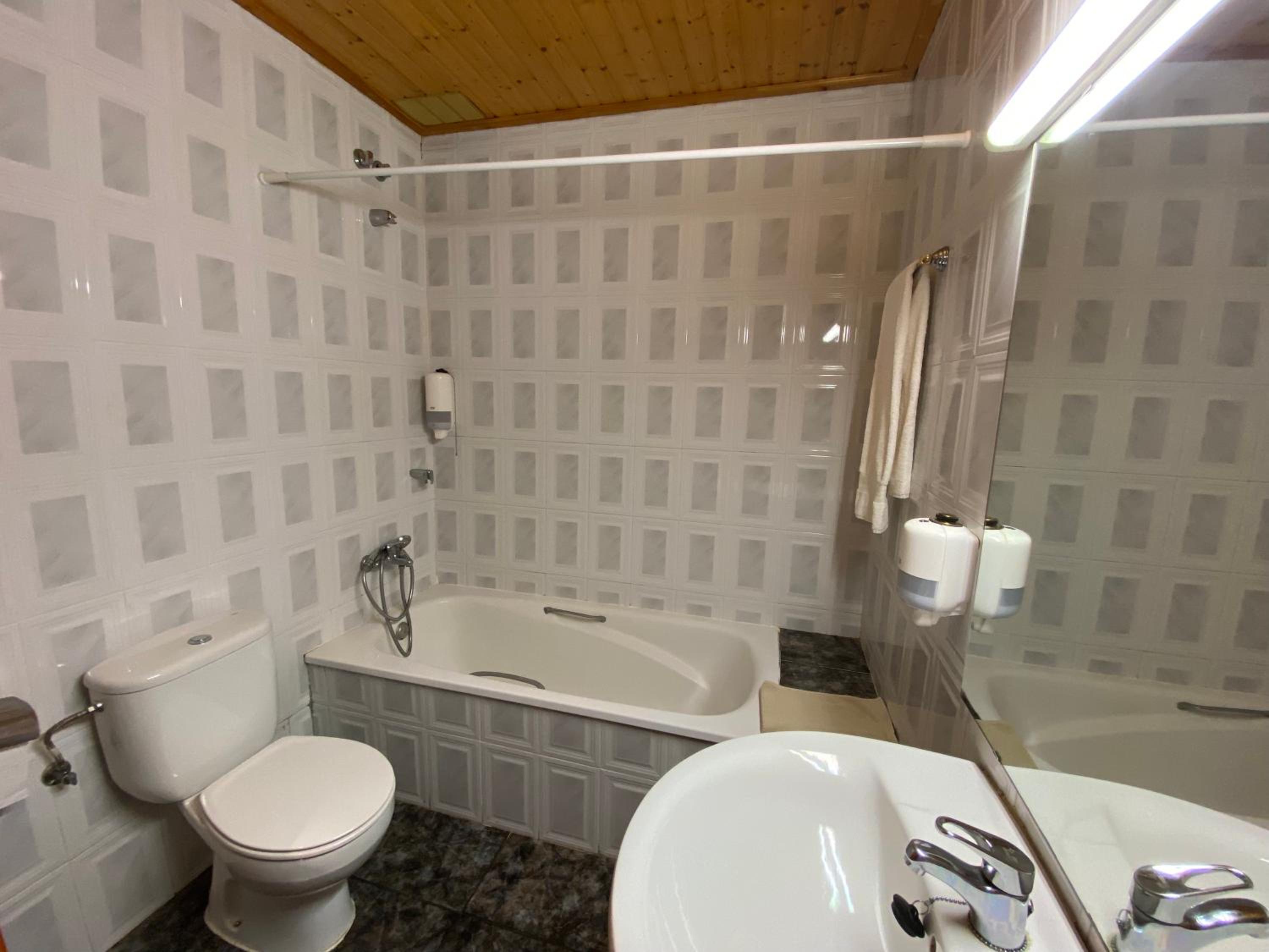 Standard Double Room photo 3
