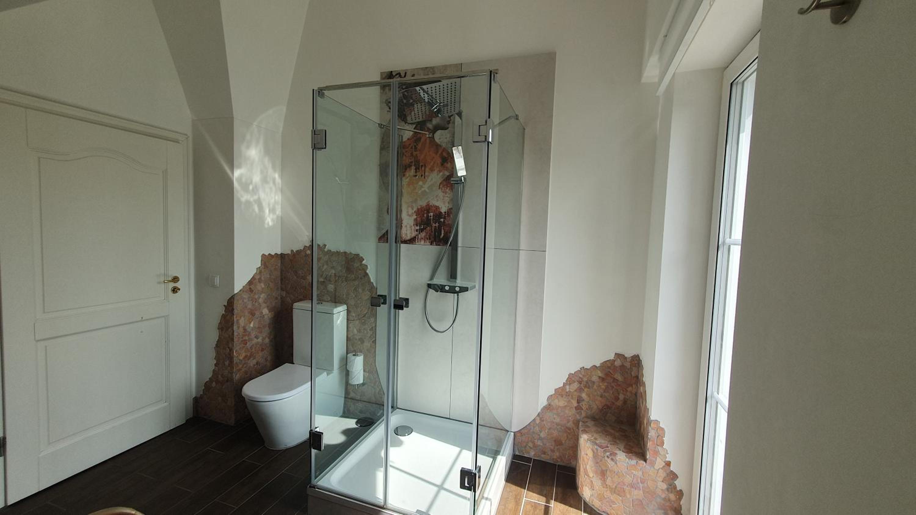 Two-Bedroom Apartment with Balcony photo 3