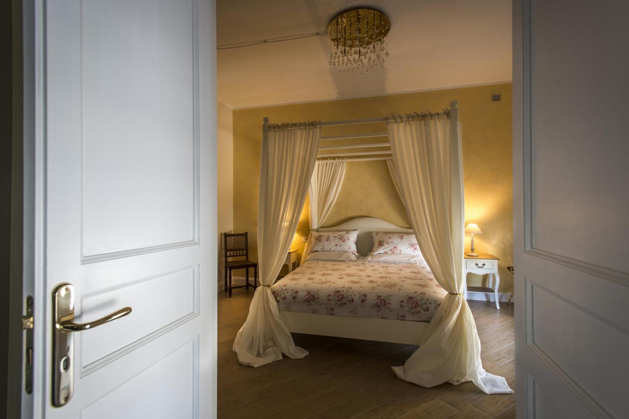 Deluxe Suite photo 1