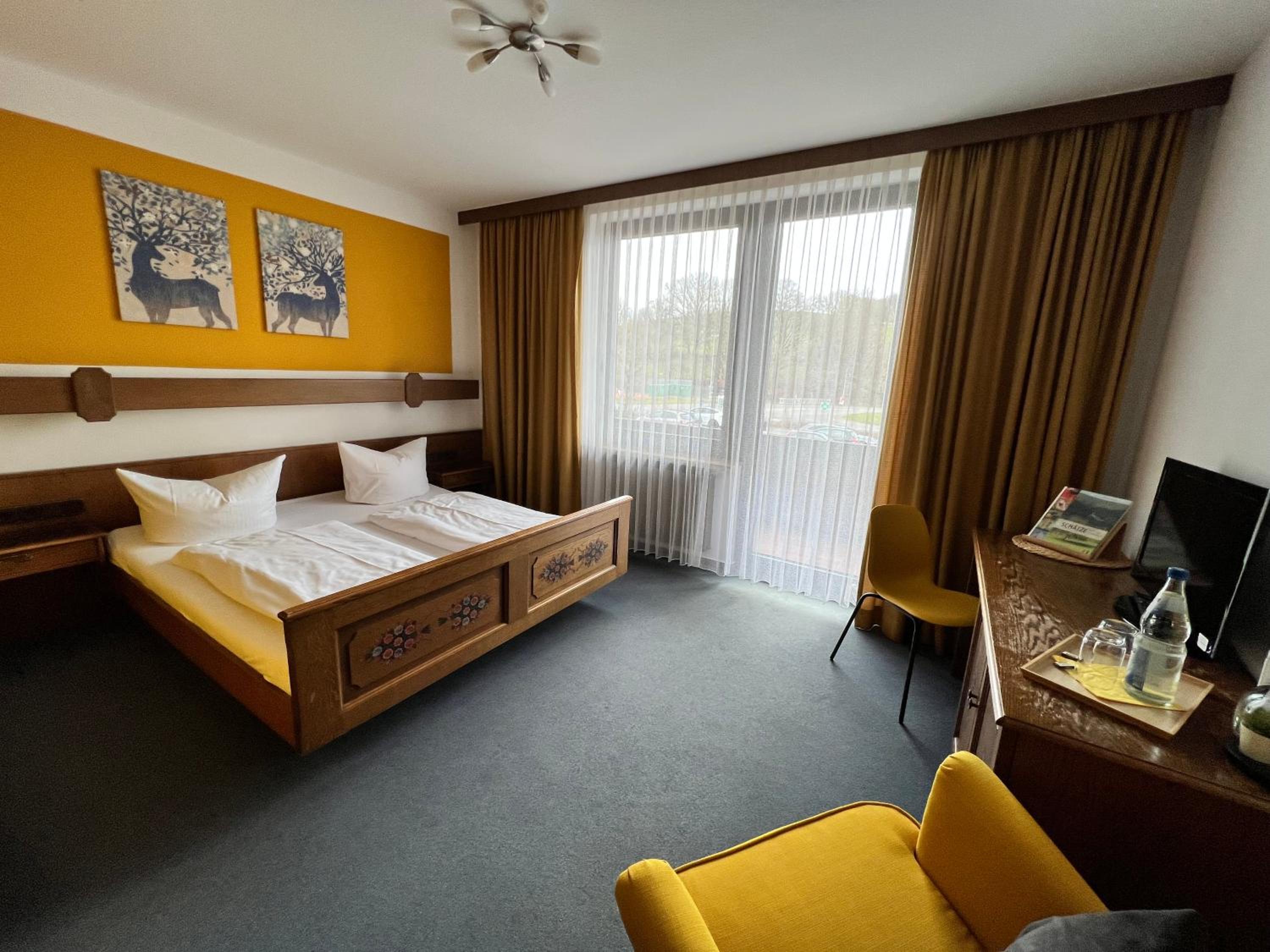 Double Room with Balcony - Photo 1