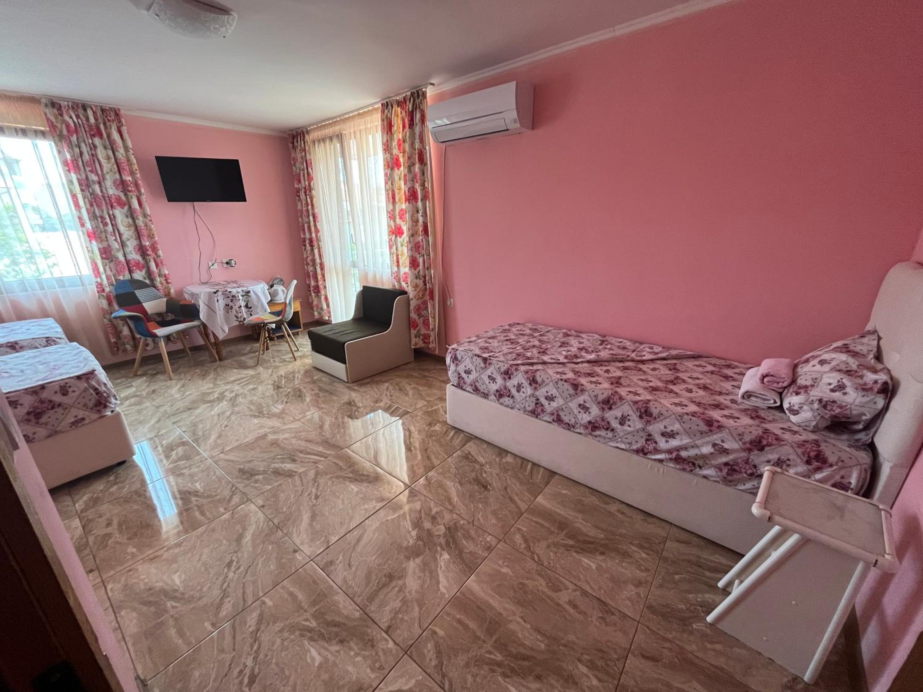 Triple Room with Private Bathroom