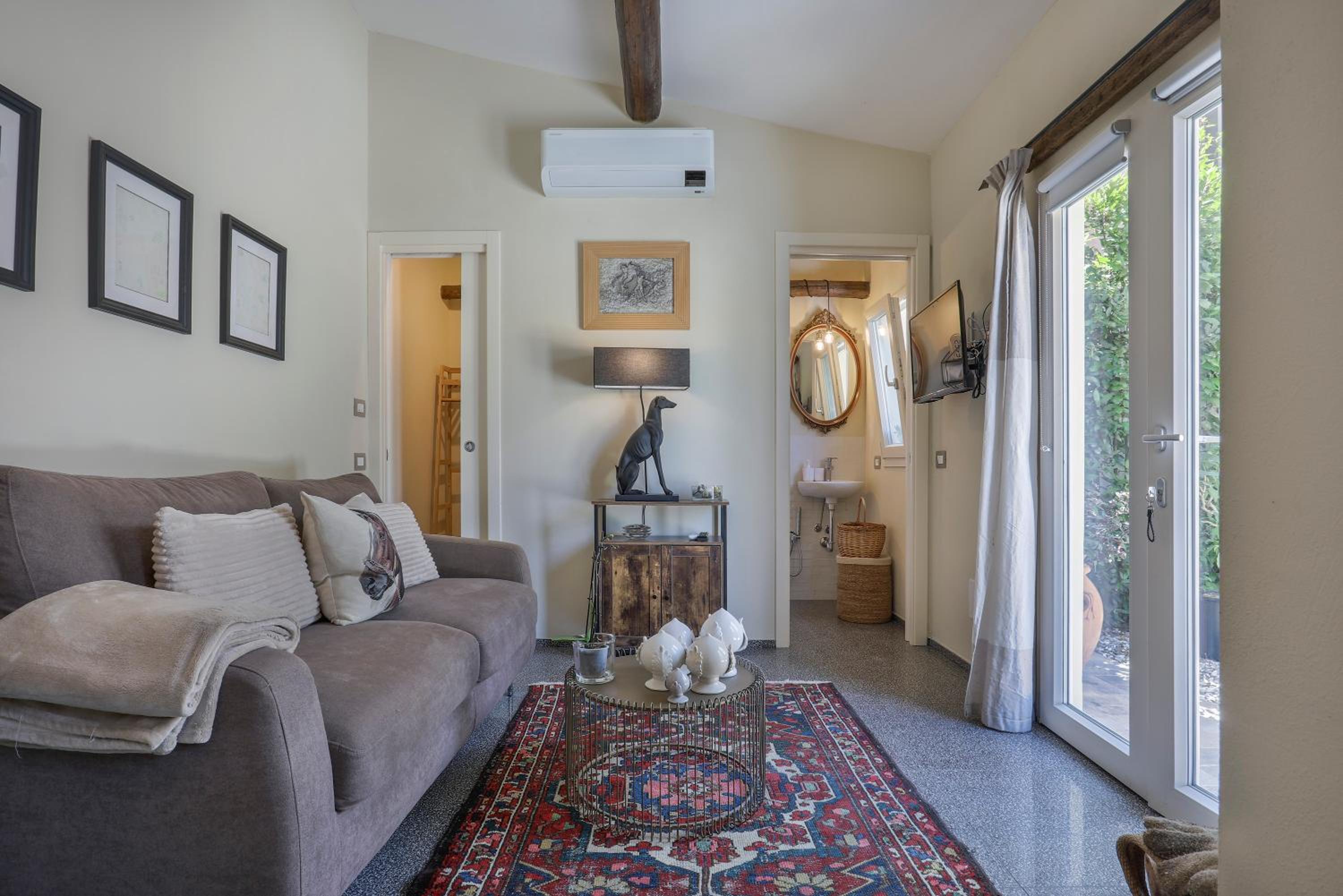 Studio With Sofa Bed