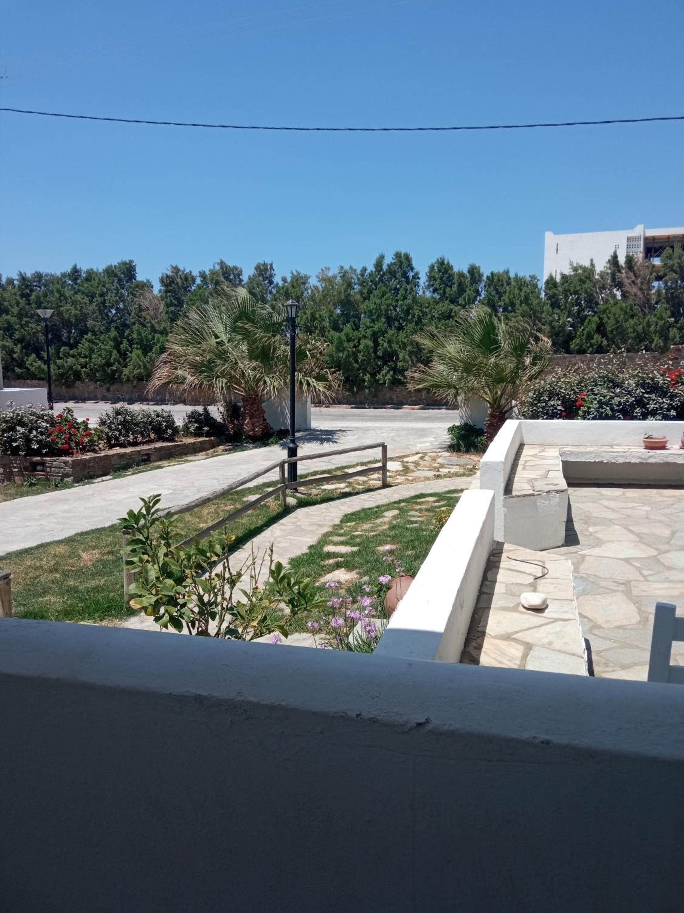 Apartment with Terrace - Photo 2