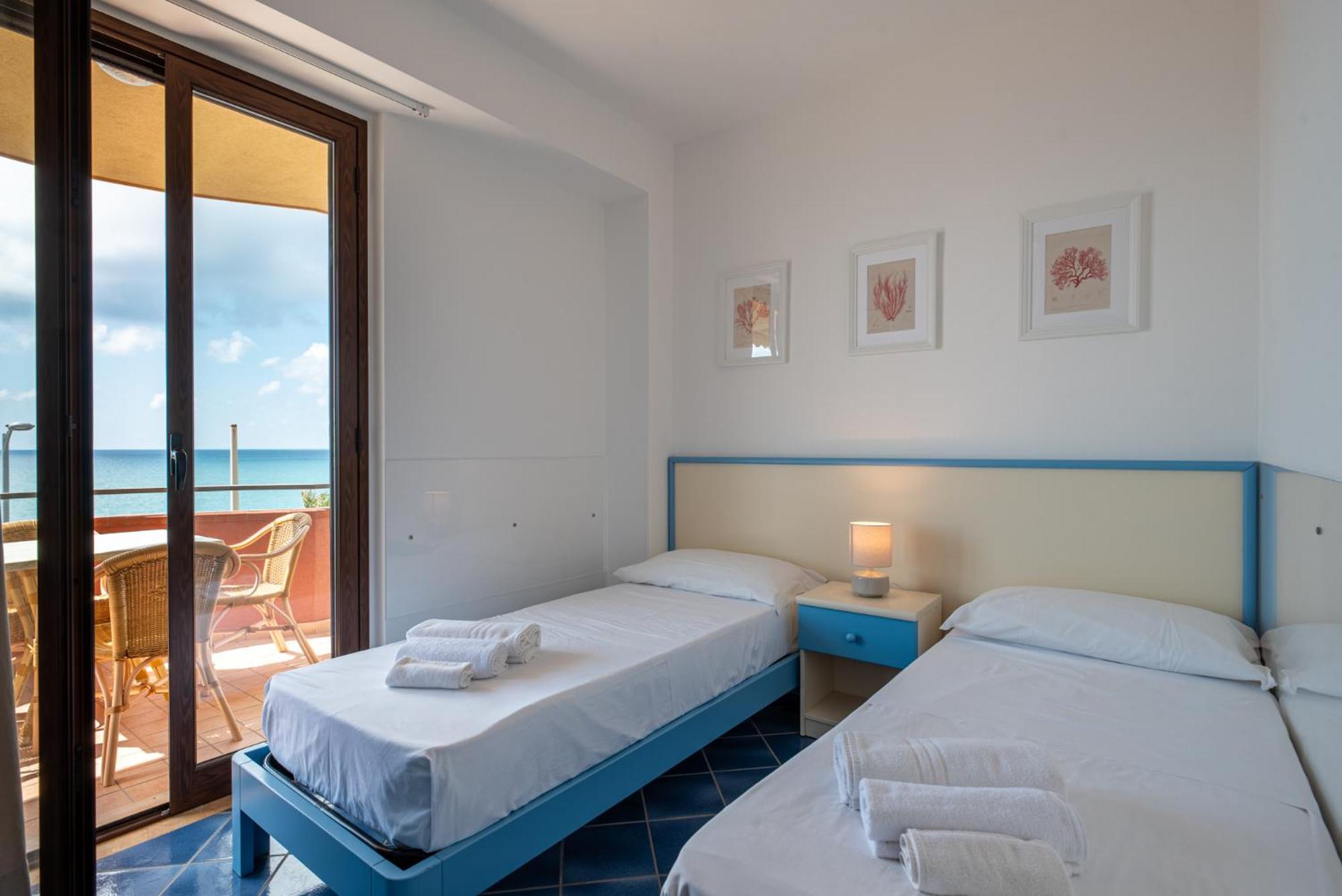 Two-Bedroom Apartment with Sea View photo 2