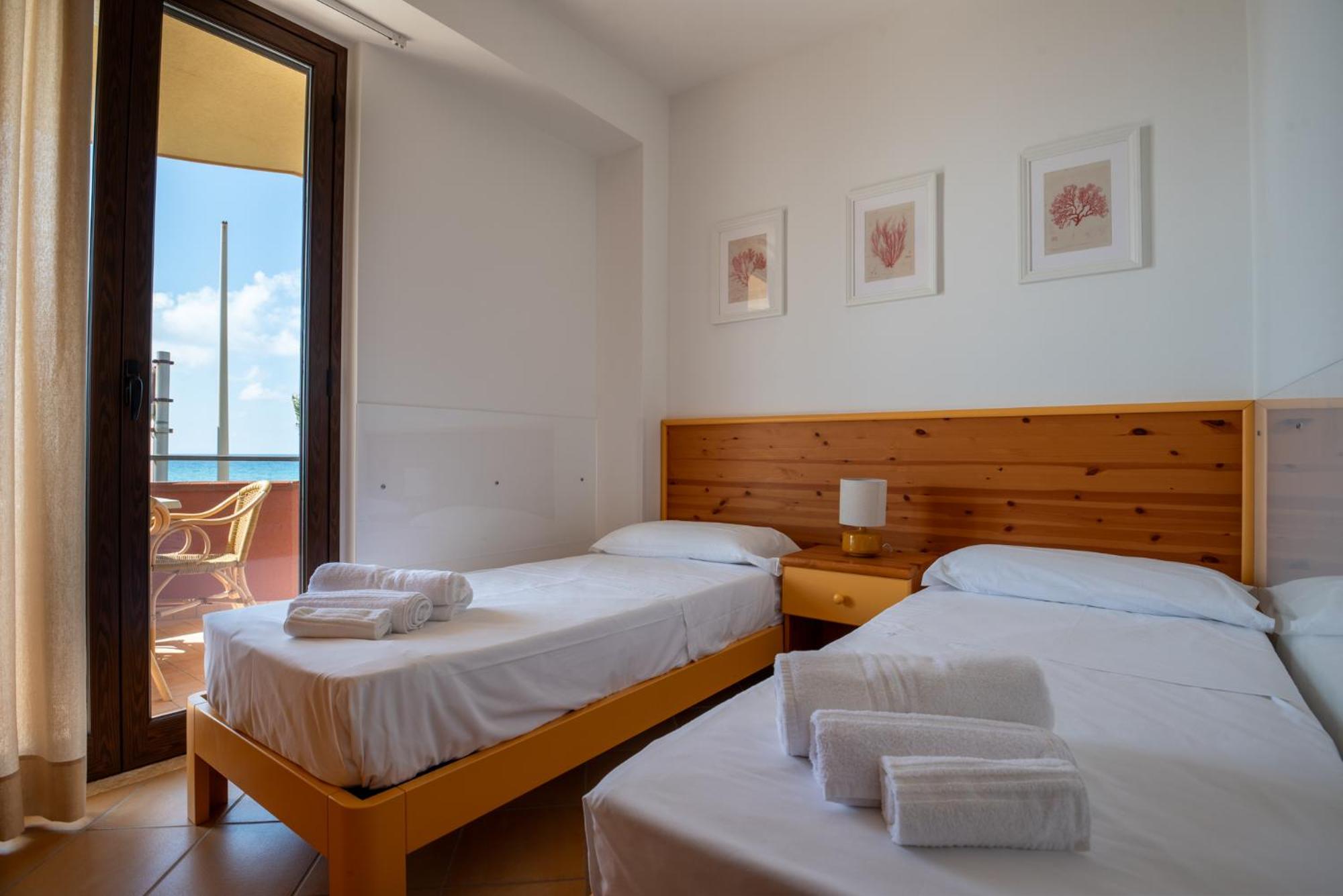 Two-Bedroom Apartment with Sea View photo 2