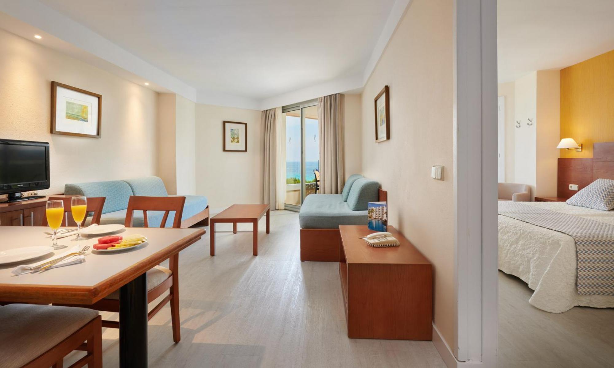 One-Bedroom Apartment thumbnail 6
