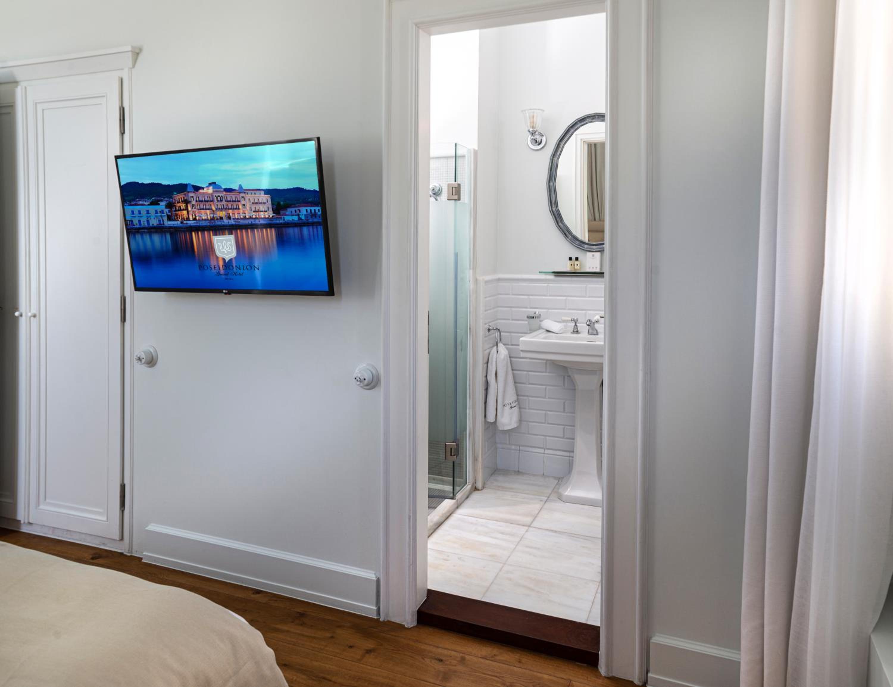 Superior Suite - Photo 1