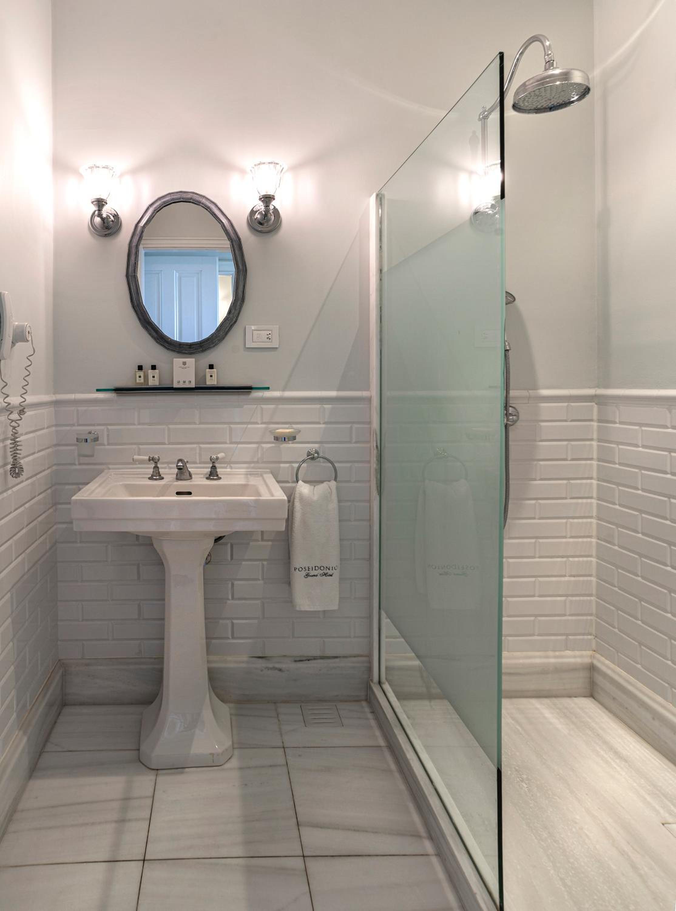 Deluxe Double Room with Sea View - Photo 4
