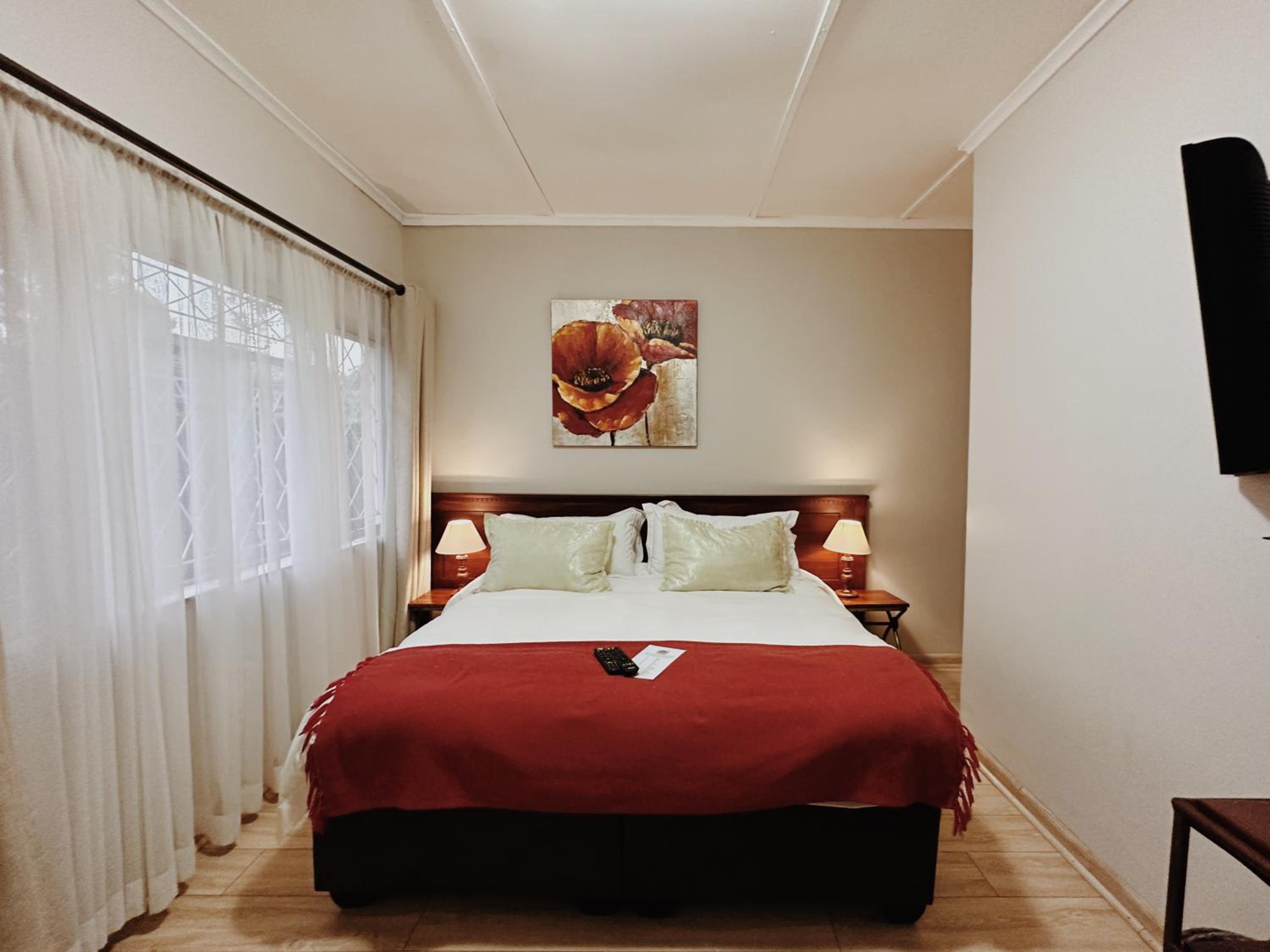 Double Room with Private Bathroom photo 2