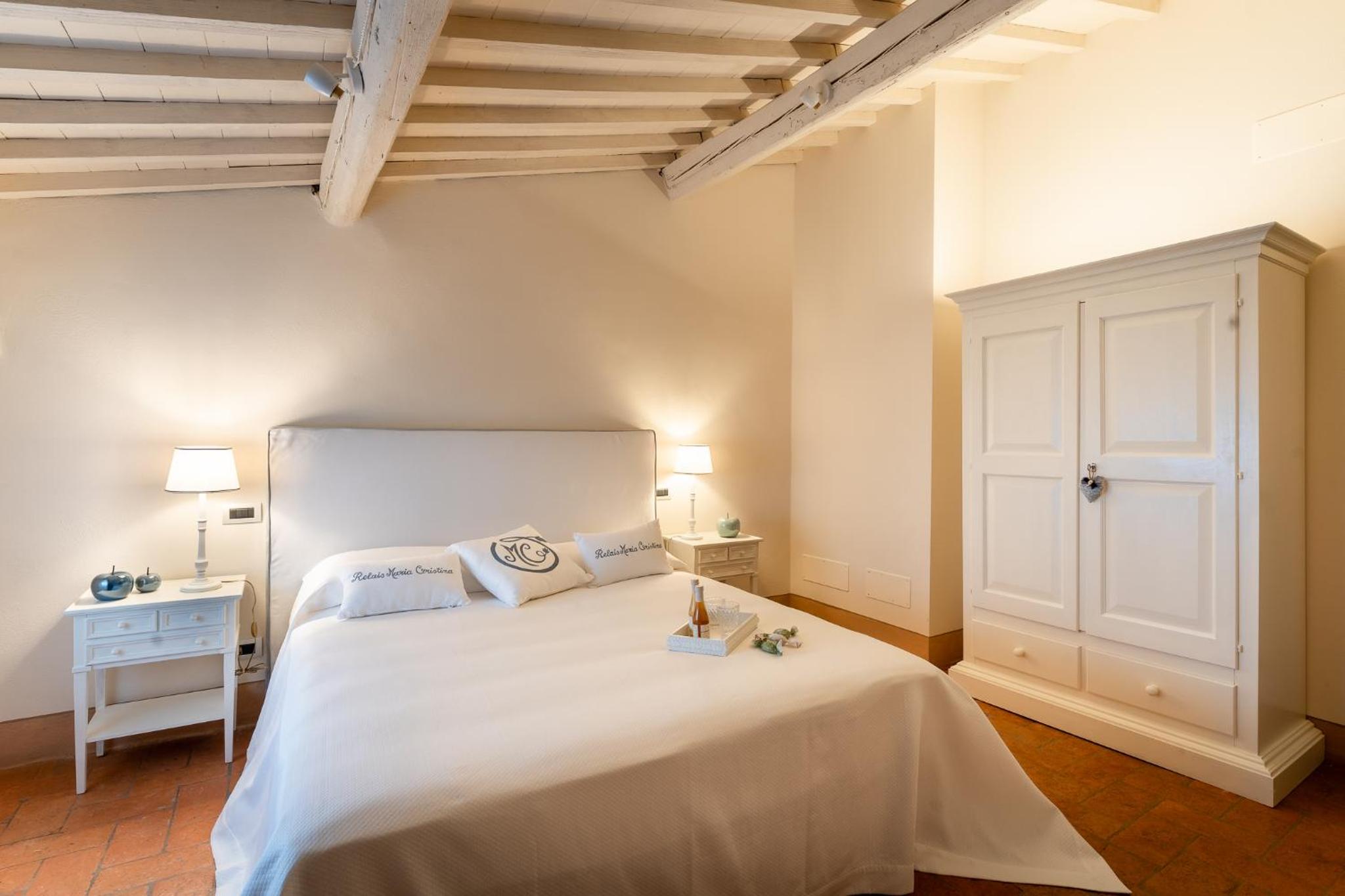 Large Double Room photo 2