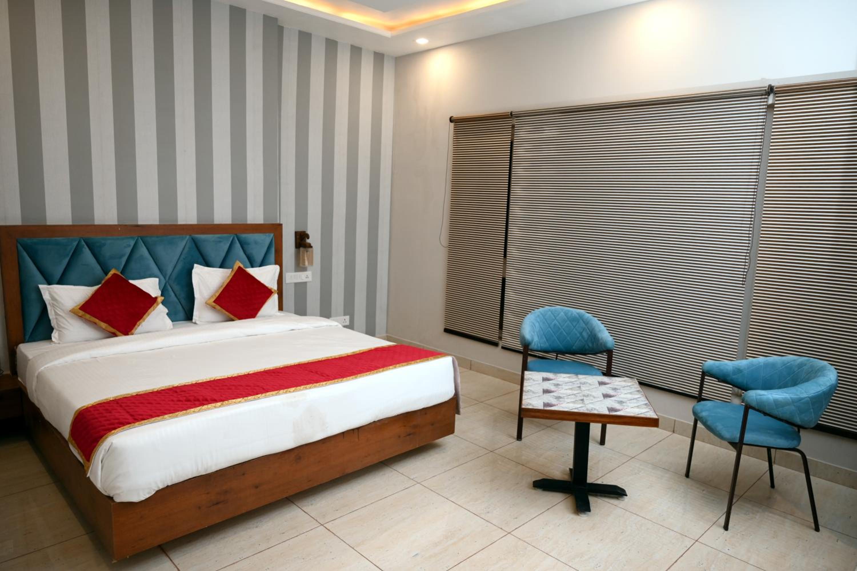 Superior King Room