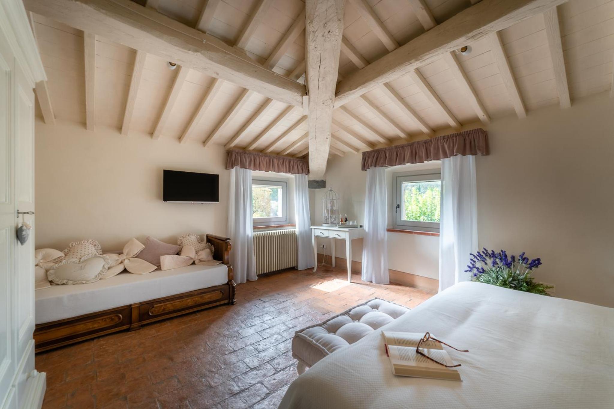 Triple Room with Private Bathroom photo 3