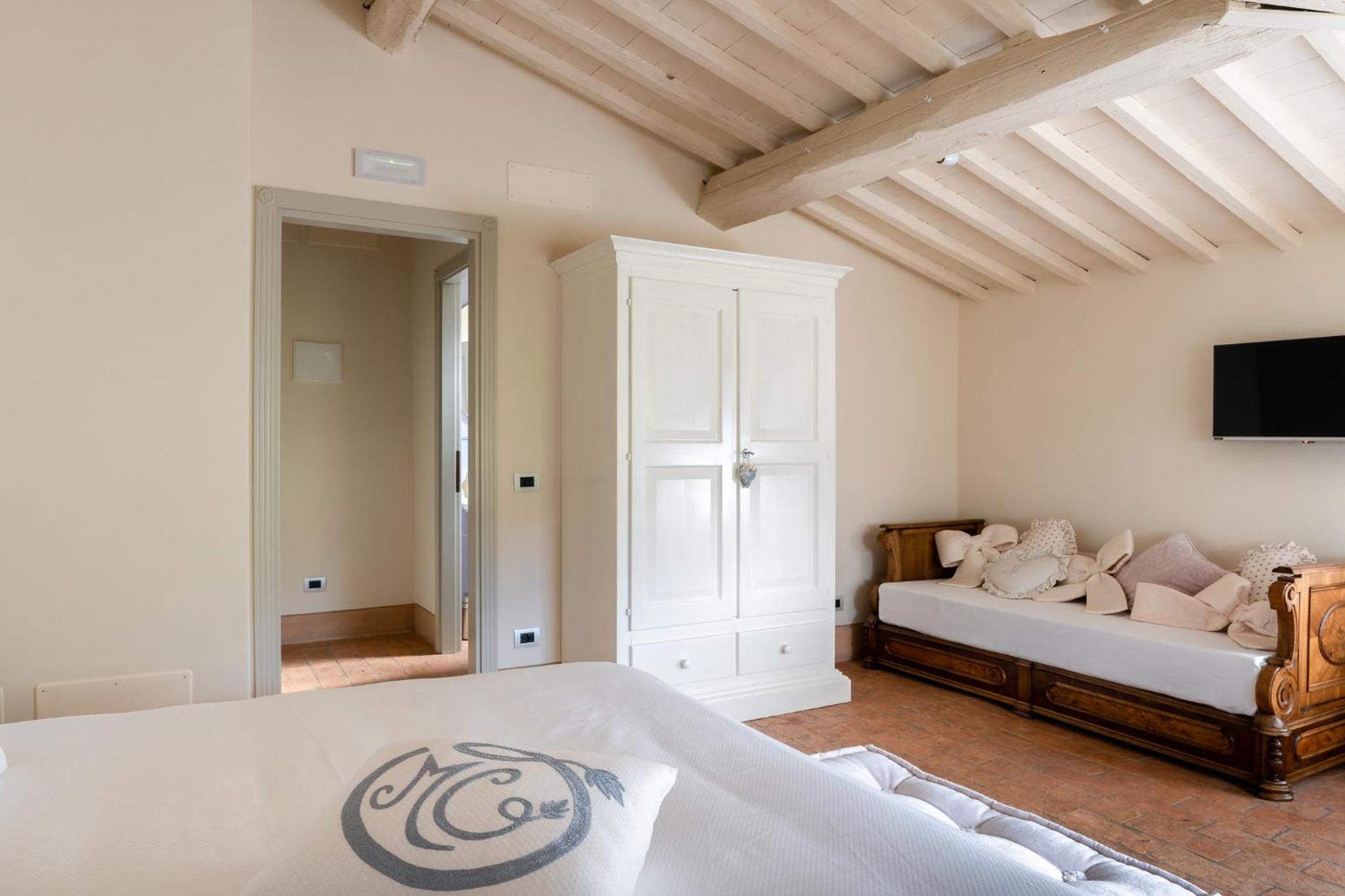 Triple Room with Private Bathroom photo 2