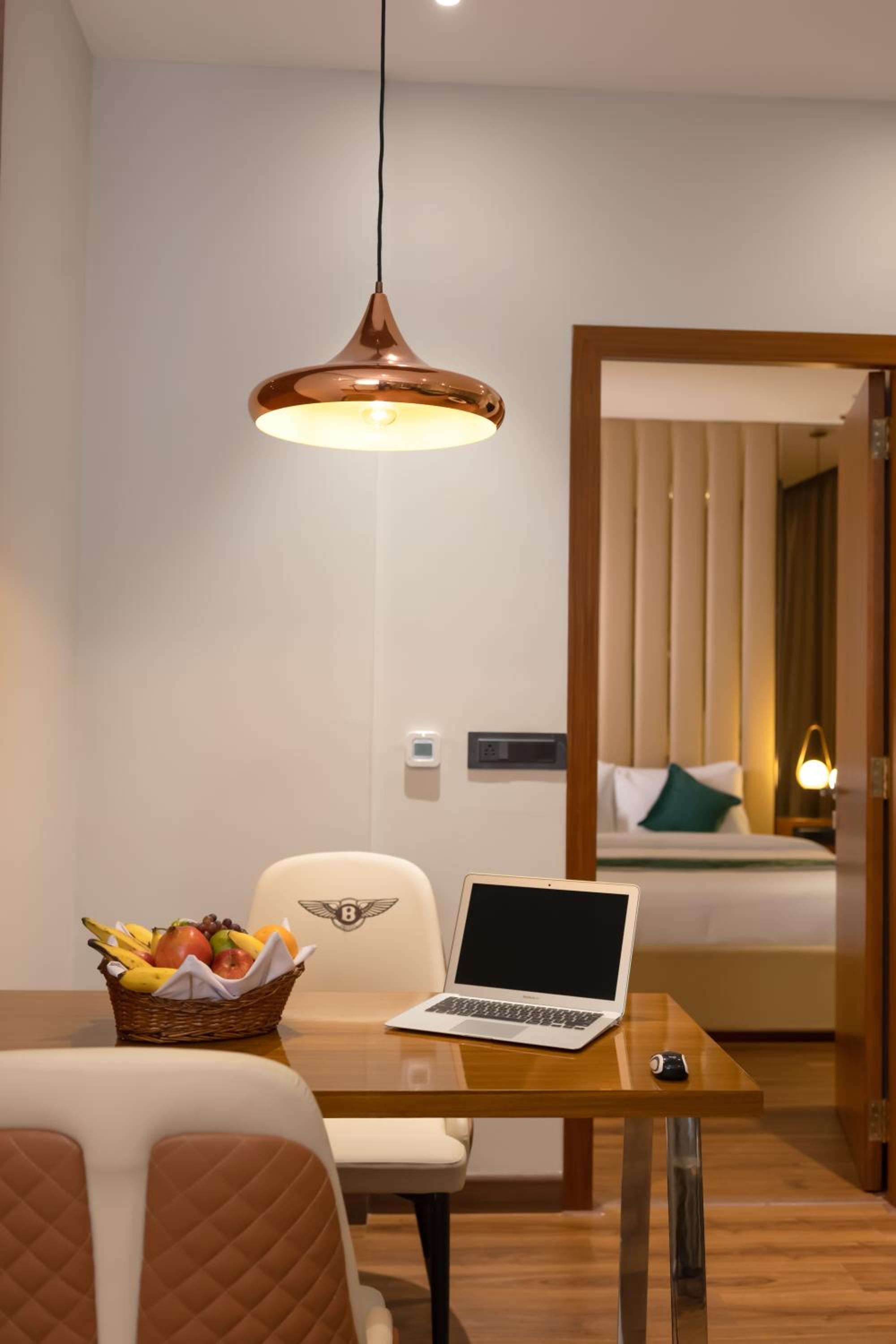 Suite - Photo 4