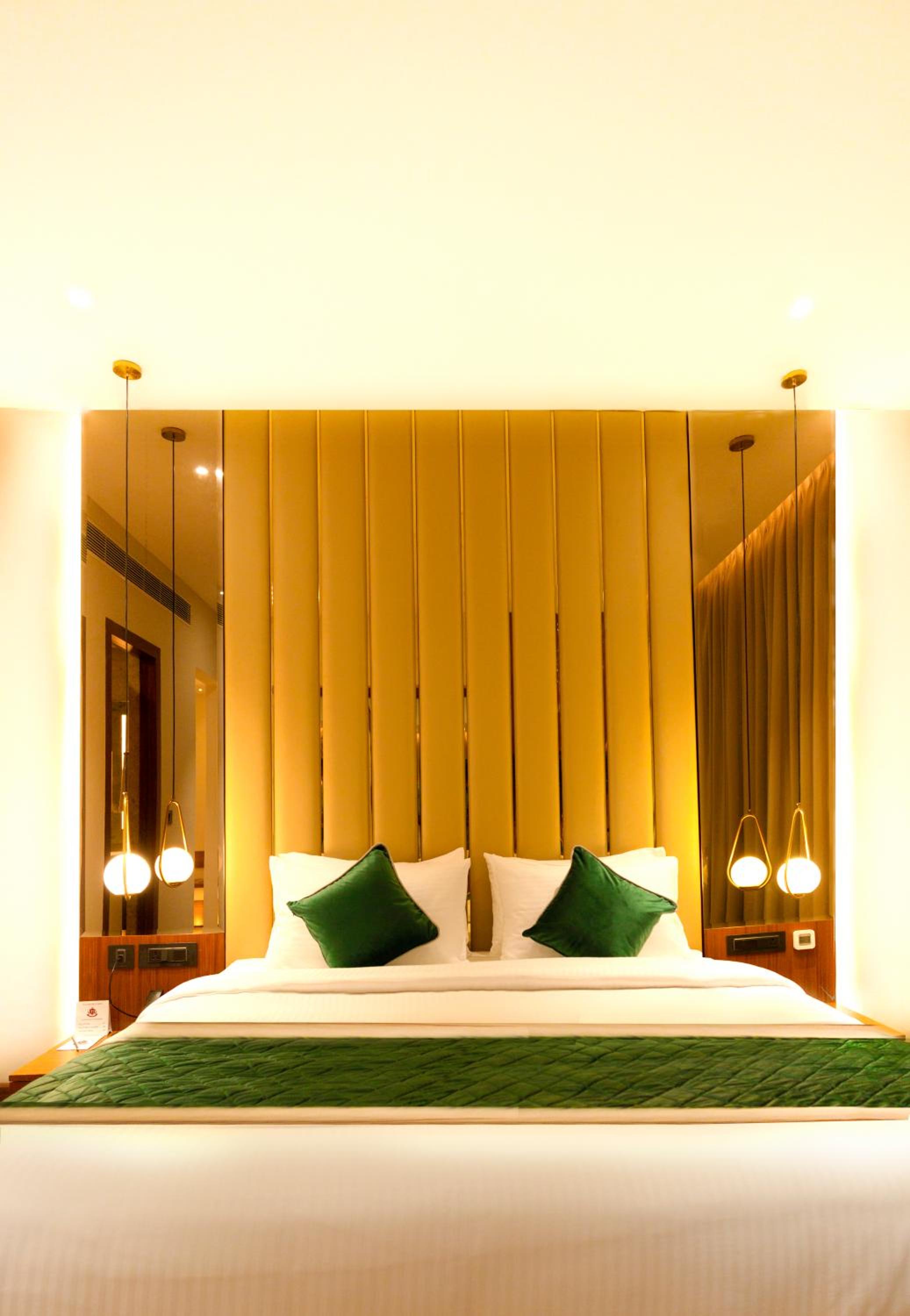 Suite - Photo 3