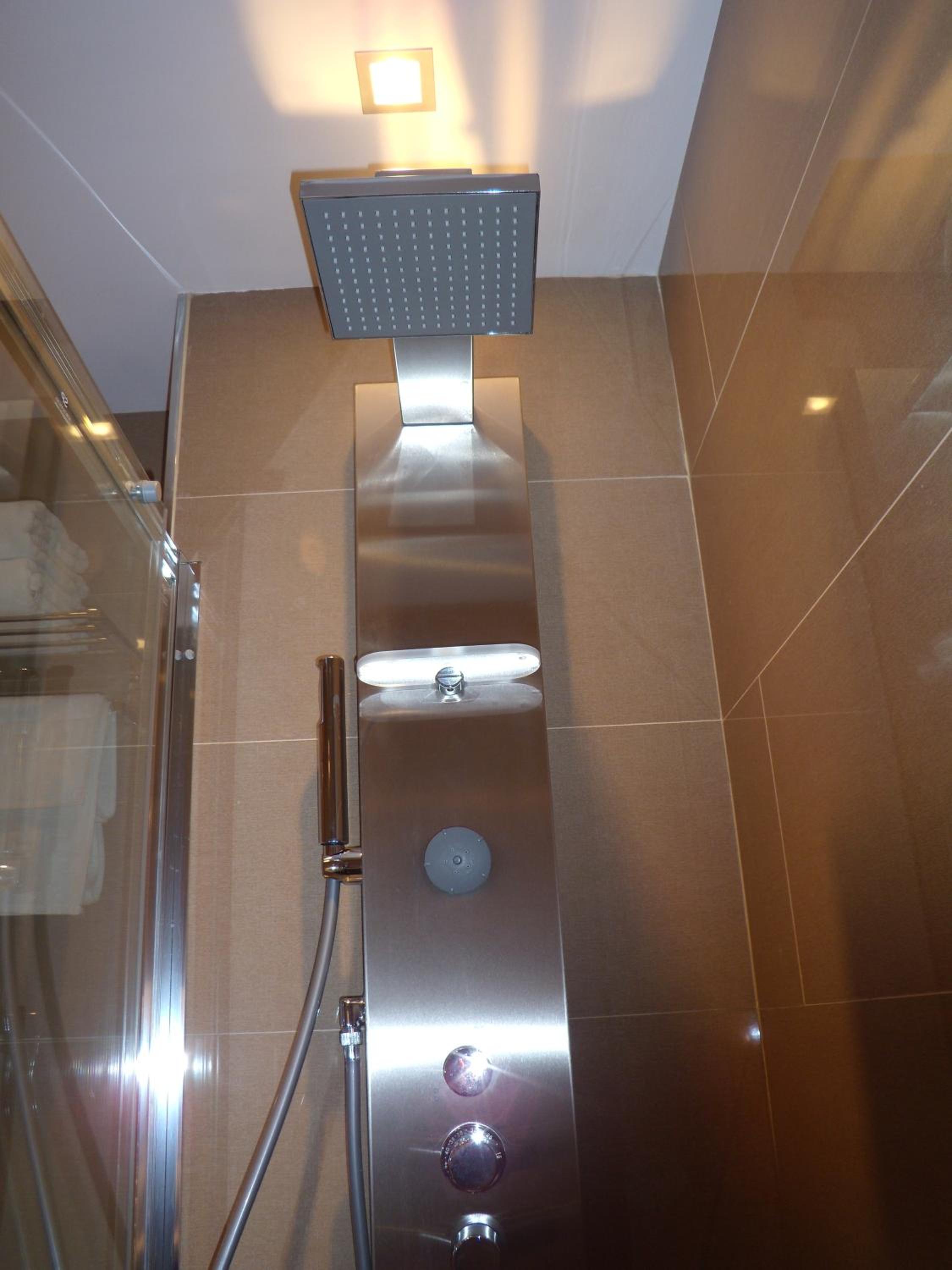 Double or Twin Room - Photo 25