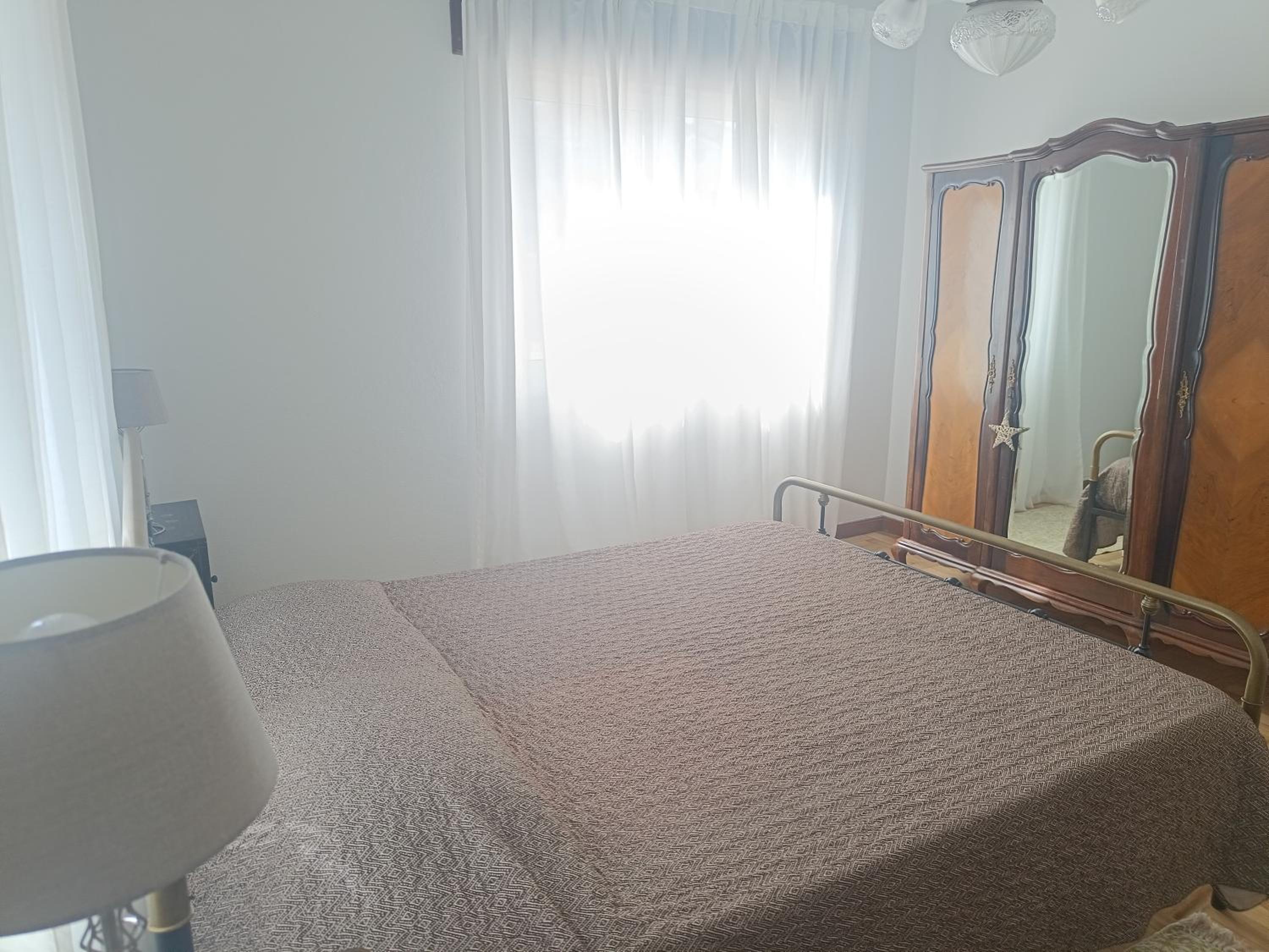 Three-Bedroom House - Photo 5
