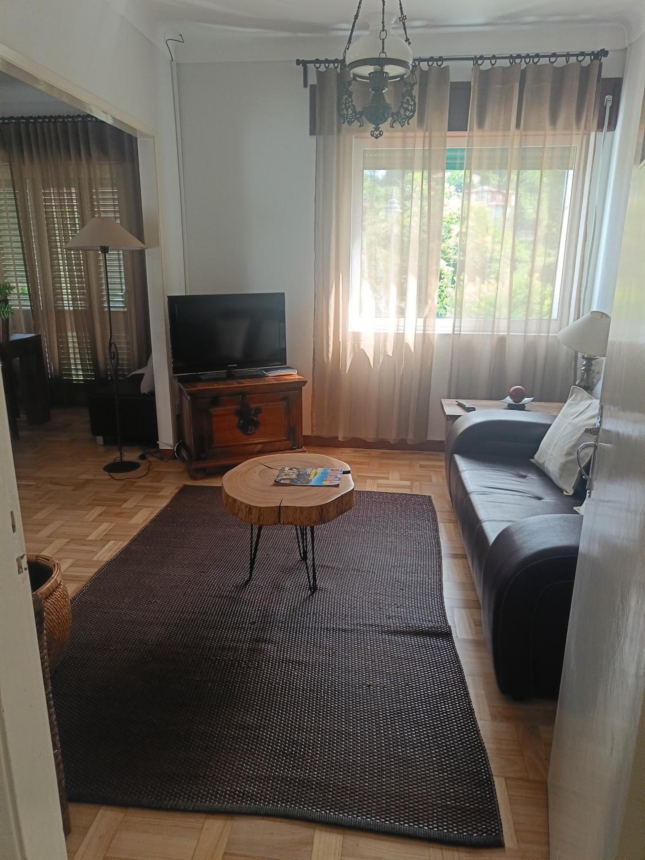 Three-Bedroom House - Photo 7