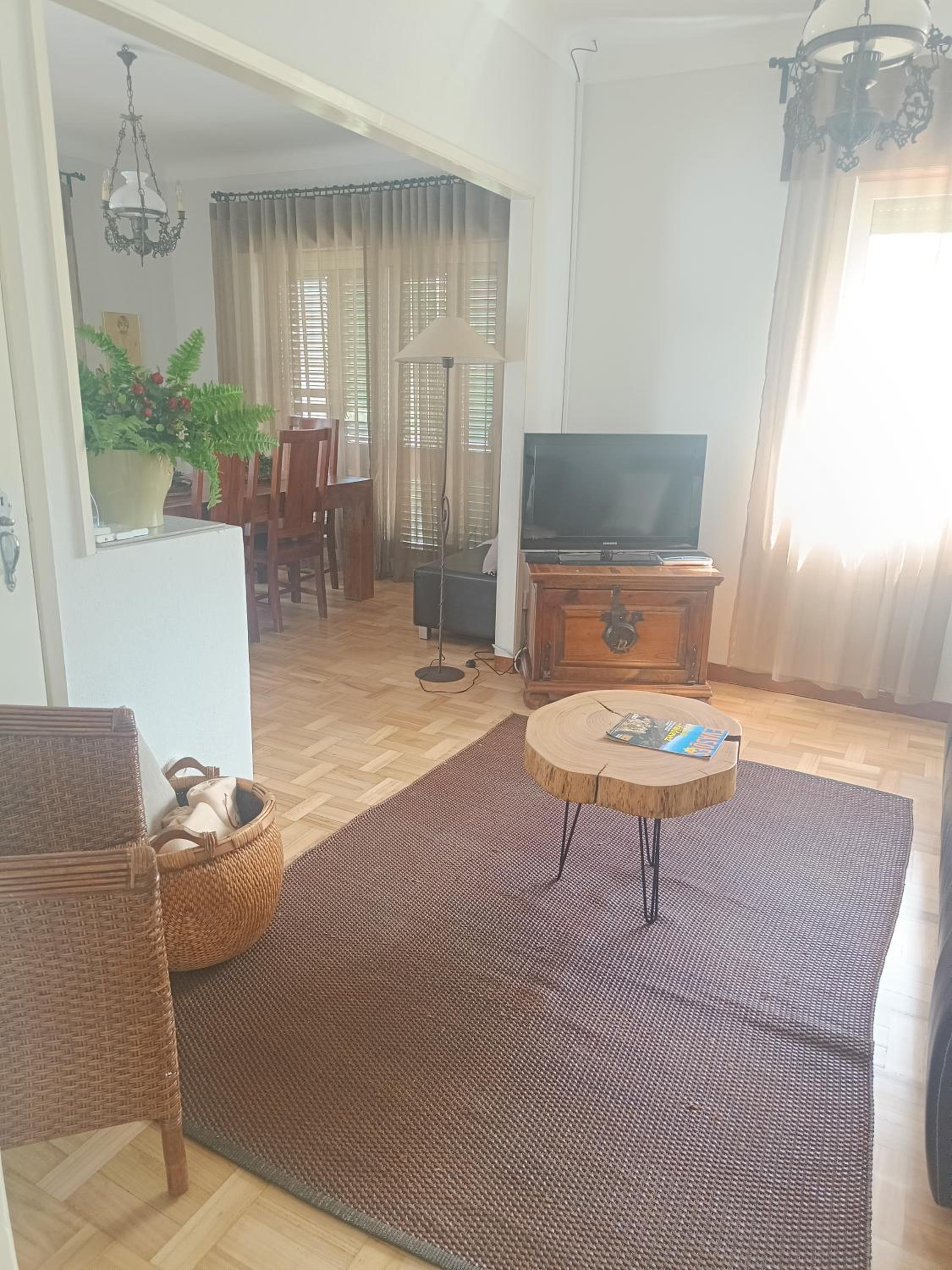 Three-Bedroom House - Photo 8