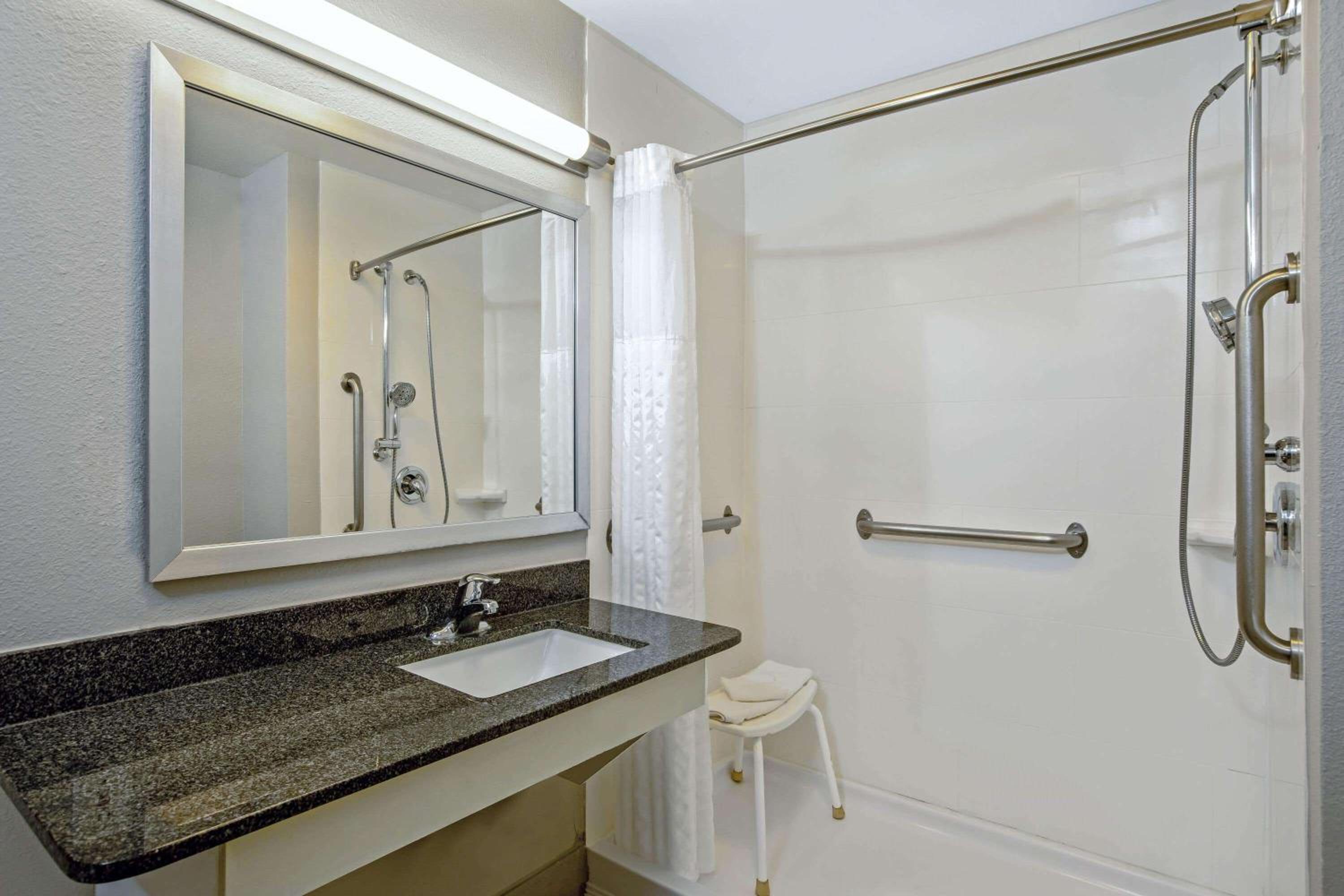 King Room - Mobility Access - Photo 2