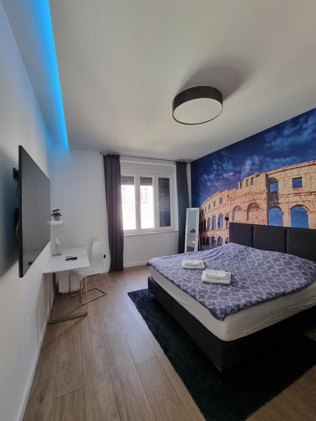 Apartment photo 1
