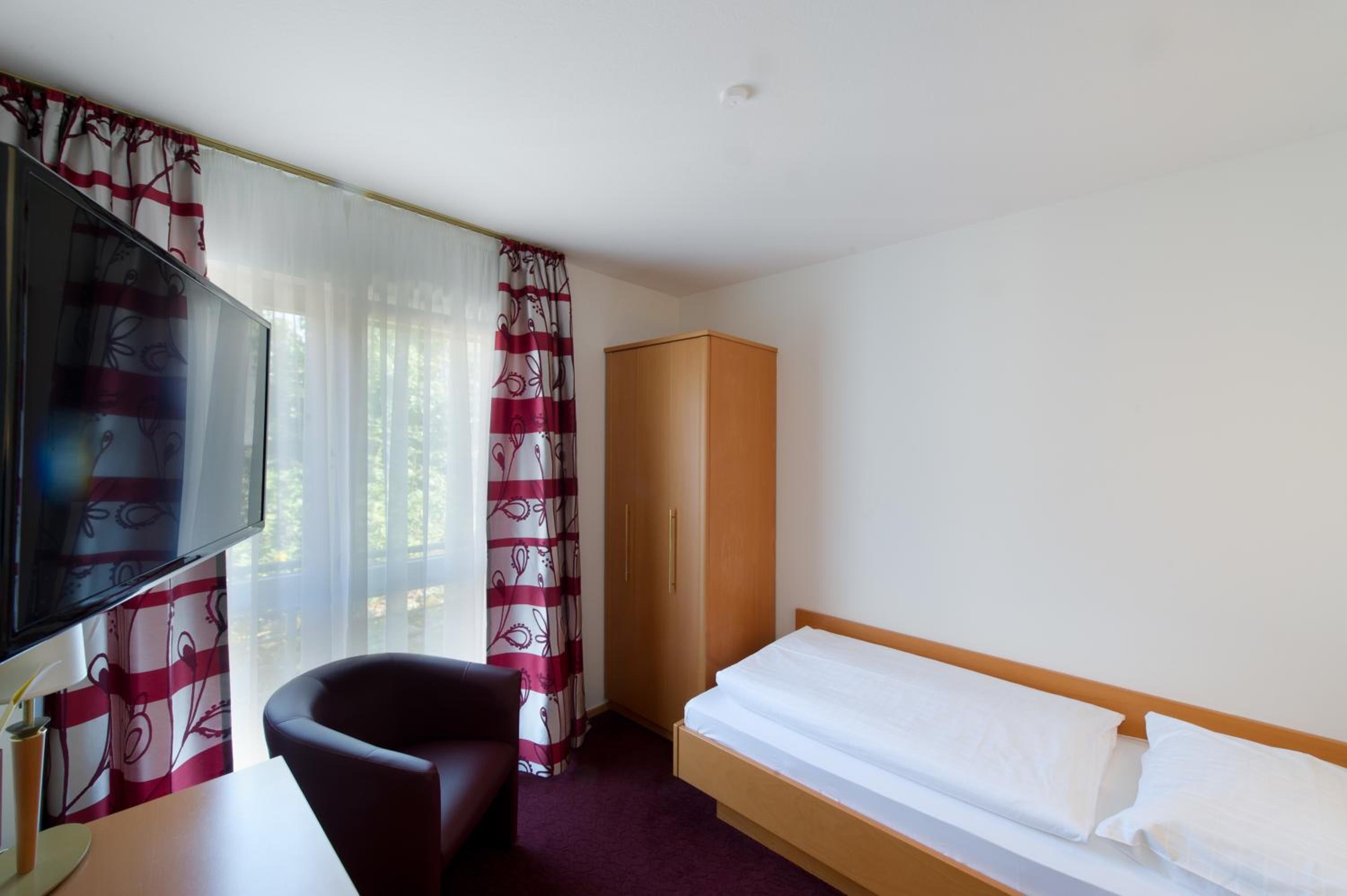 Single Room photo 3