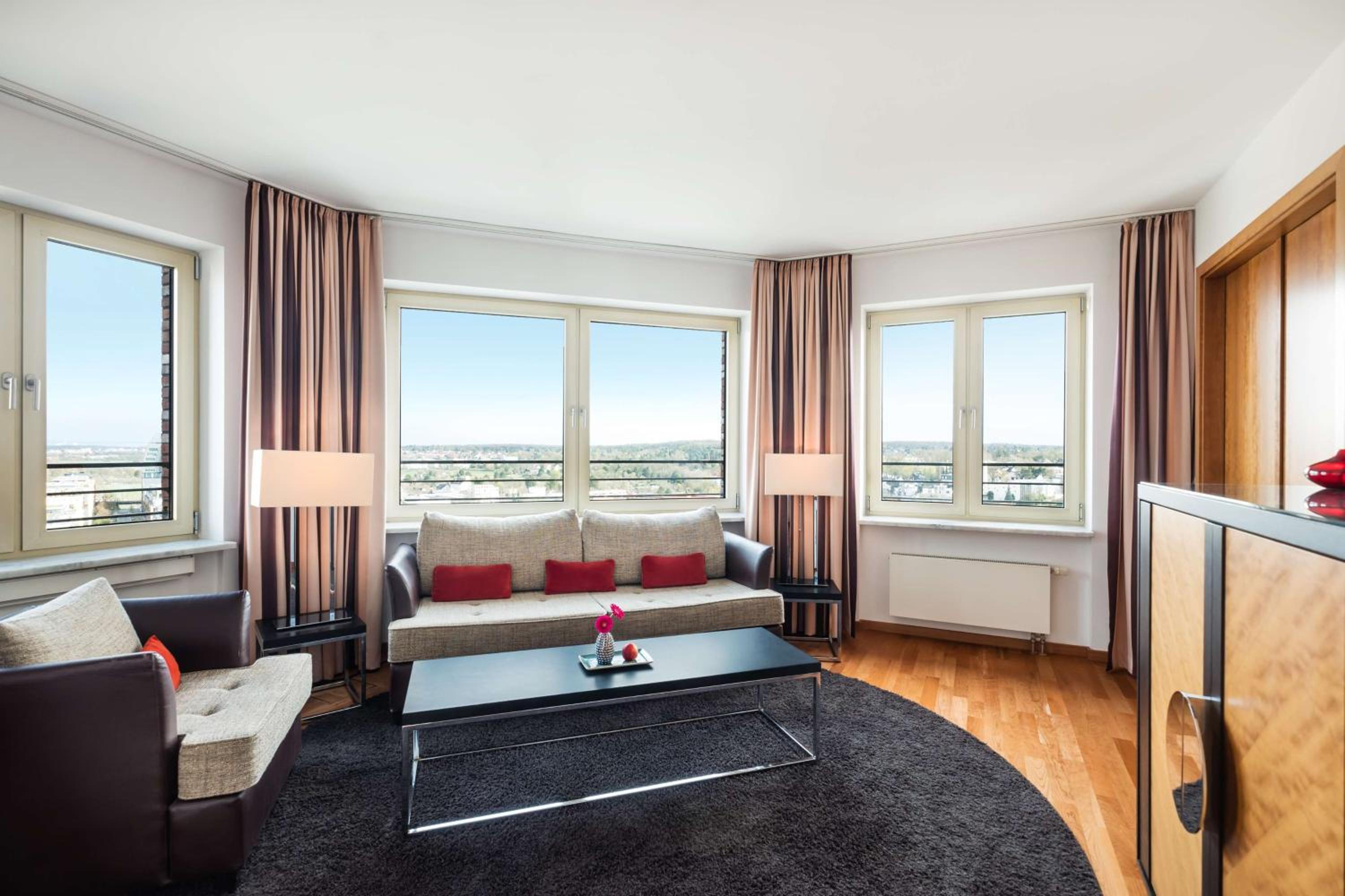 Deluxe King Room photo 3