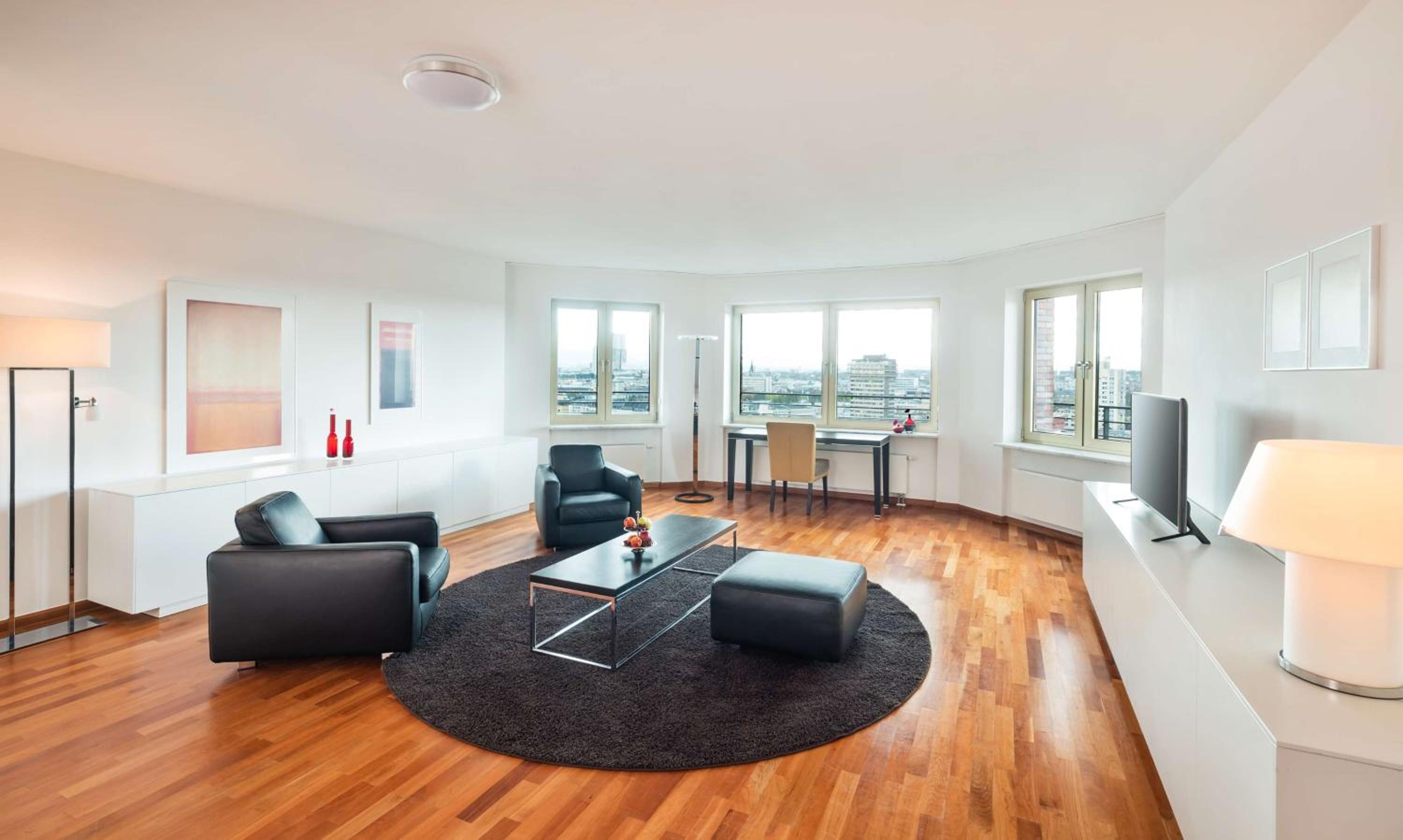 One-Bedroom Suite With Skyline View