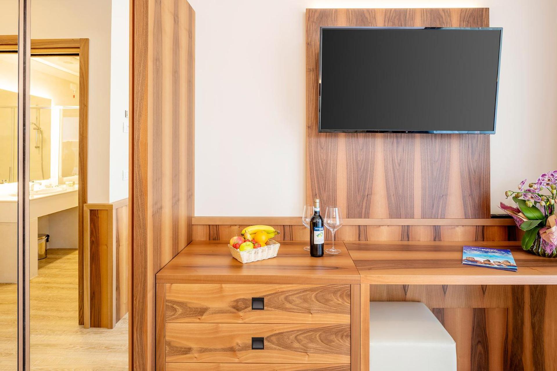 Superior Double or Twin Room - Photo 3