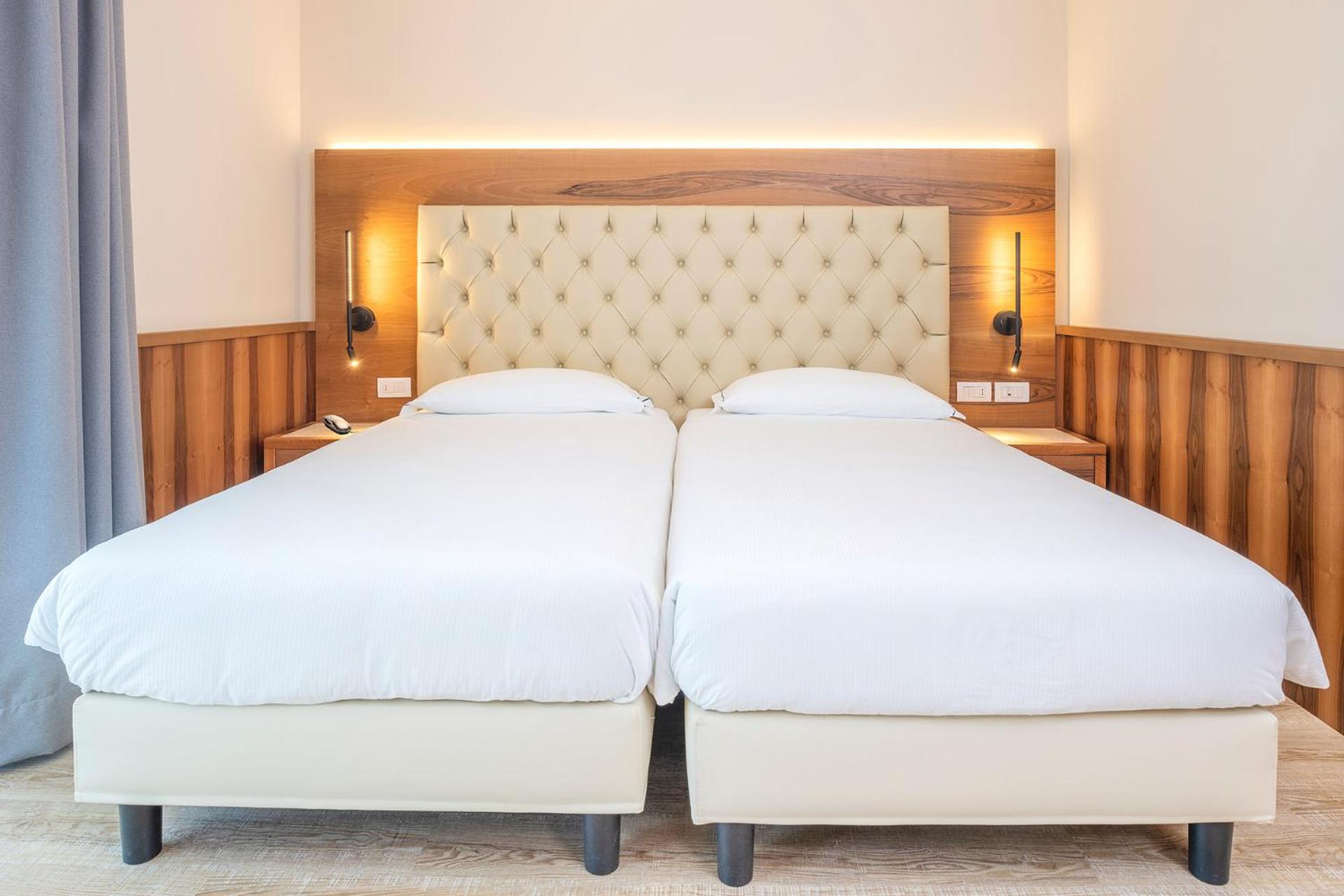 Superior Double or Twin Room - Photo 10