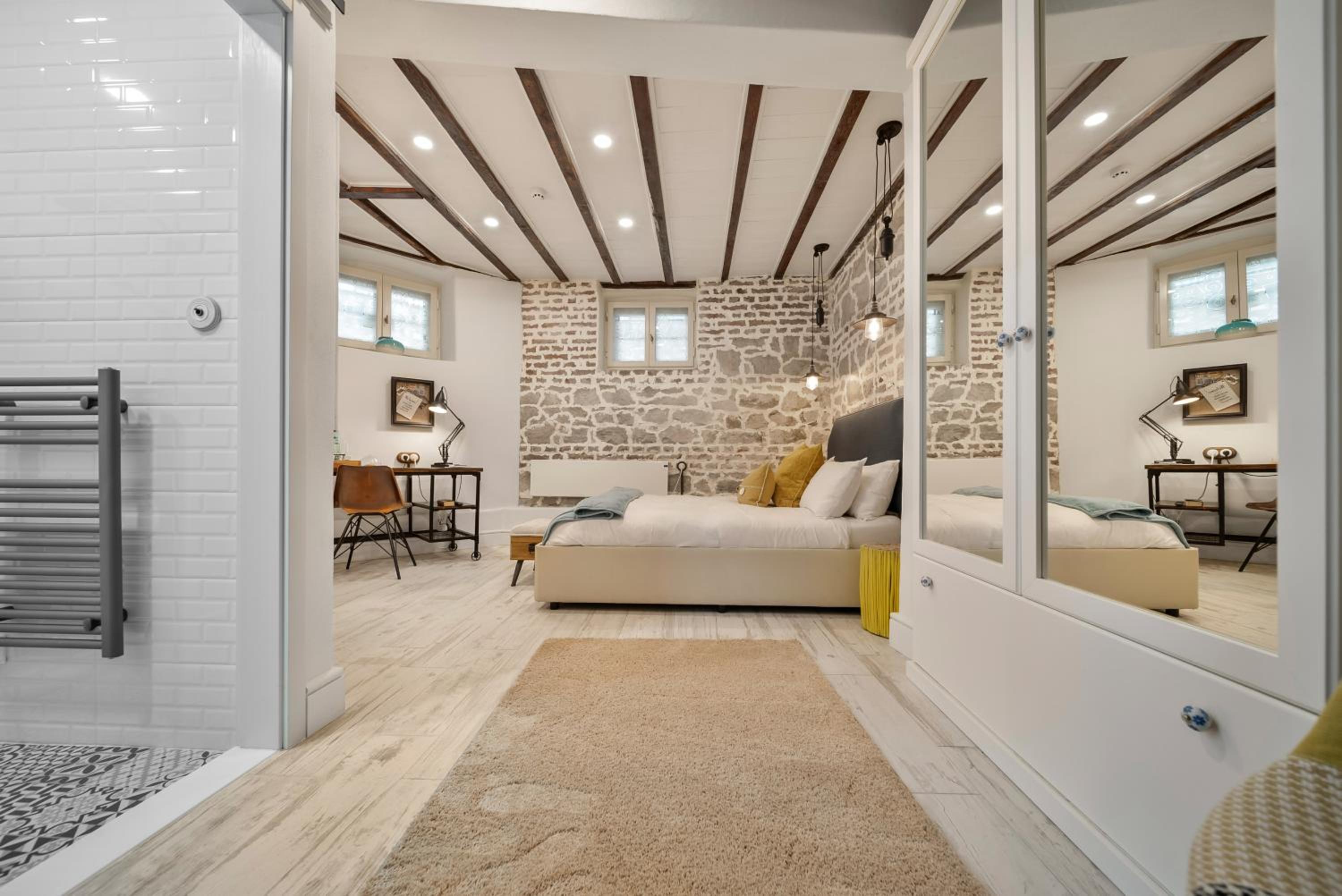 Deluxe Double Room - Basement