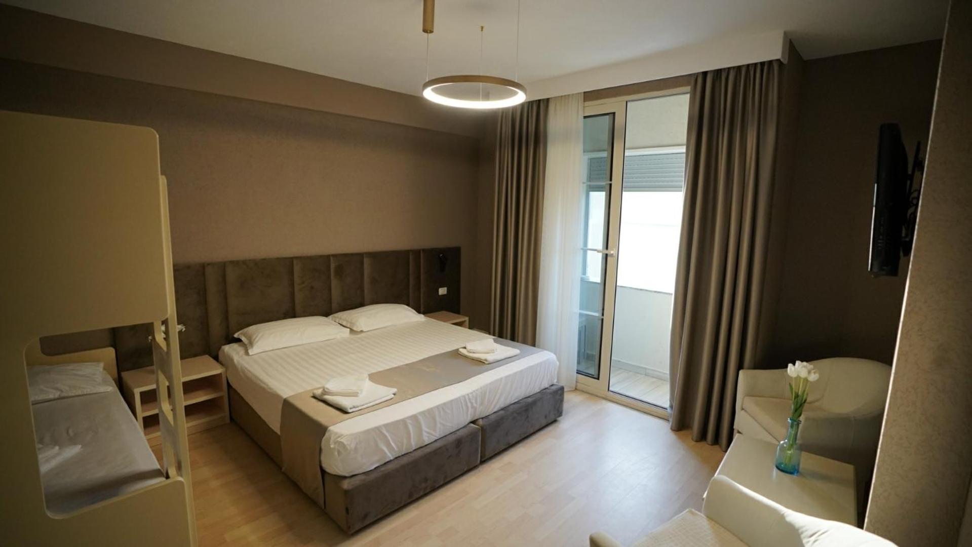 Quadruple Room with Partial Sea View