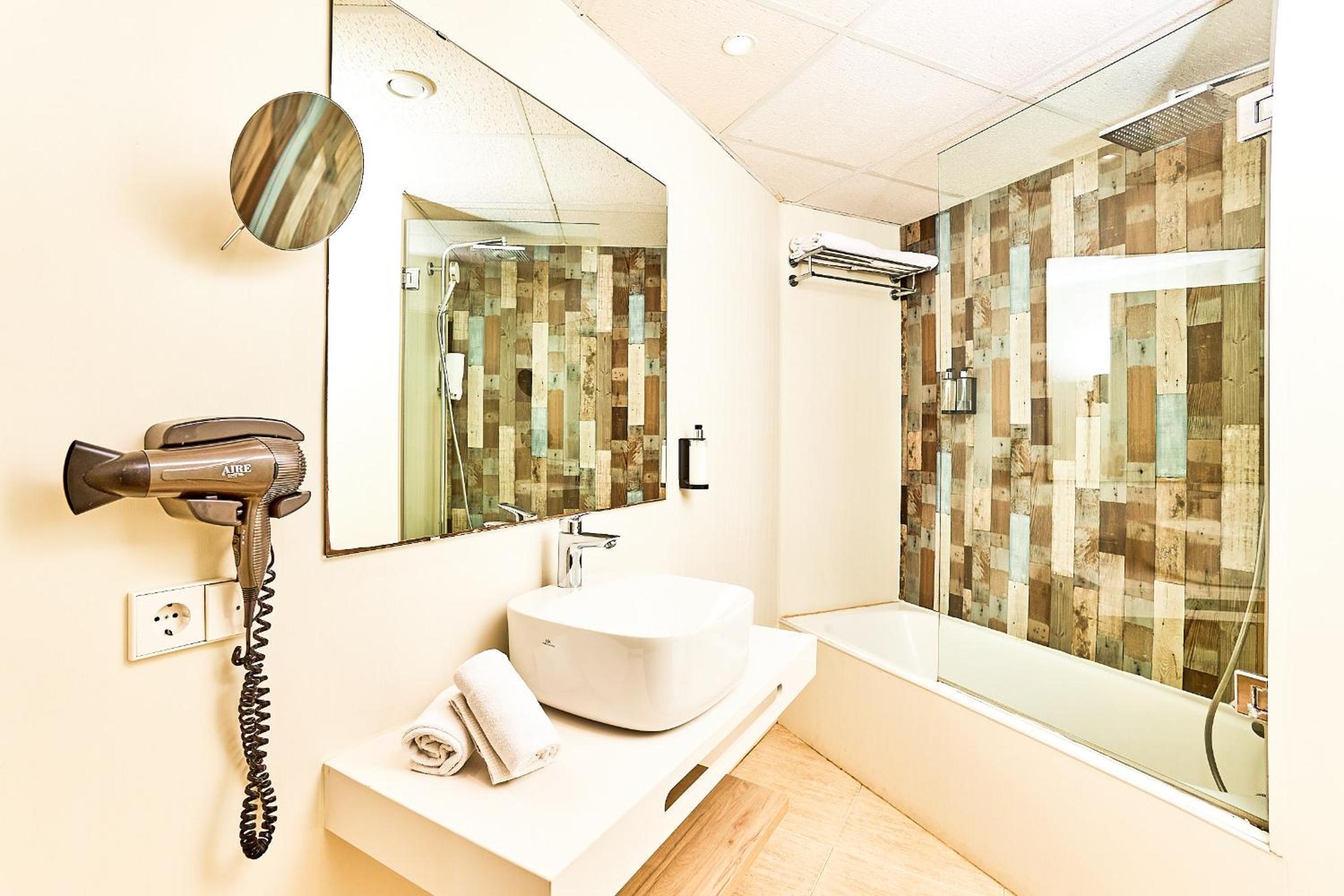 Superior Triple Room with Partial Sea View