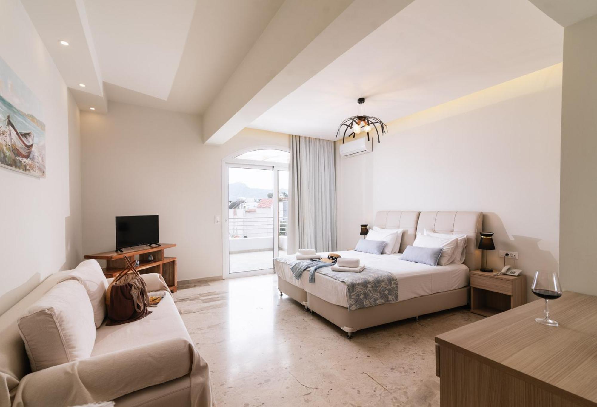 Suite Junior con vista a la piscina