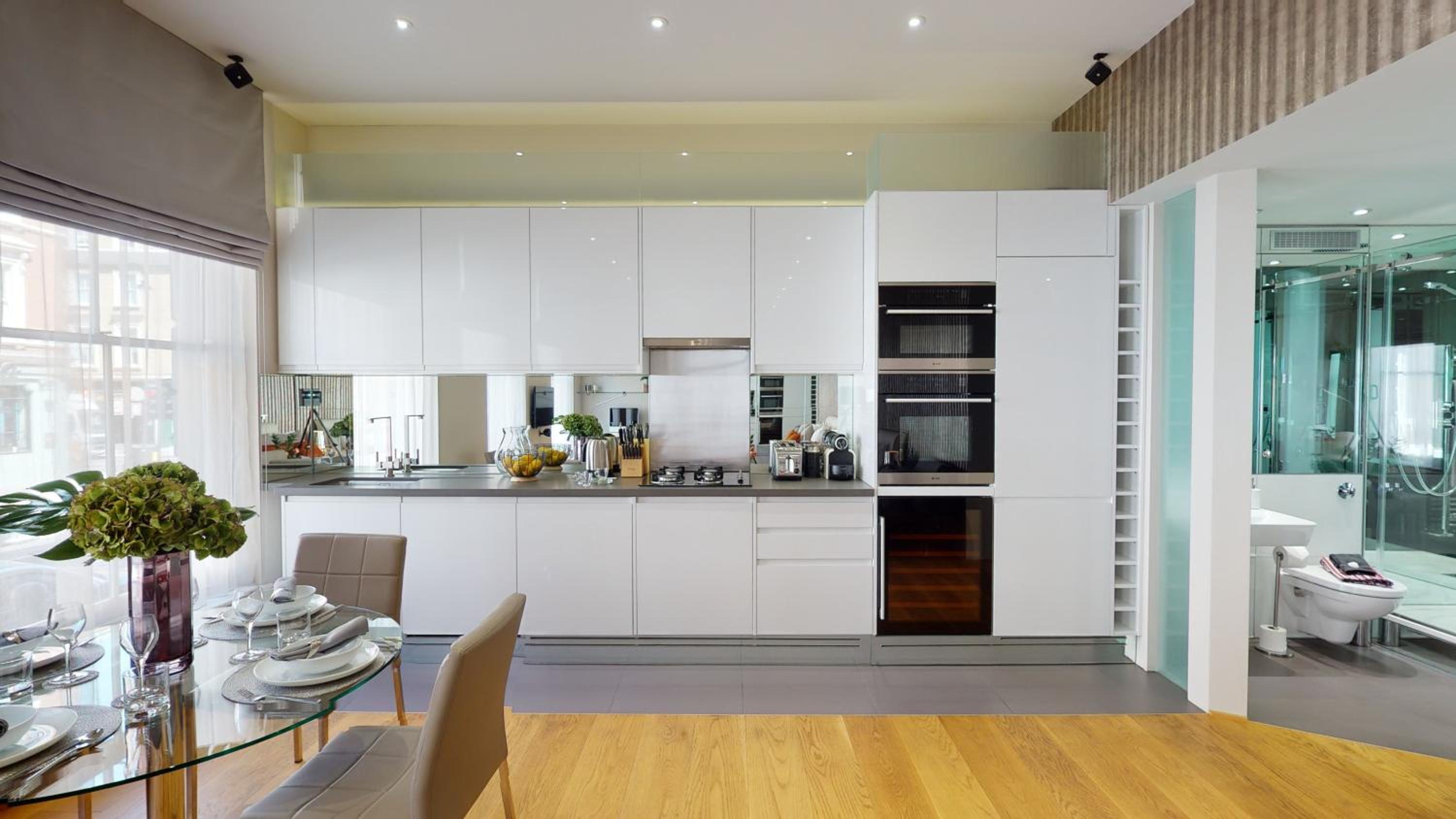 Flat 3 - Large Studio Apartment photo 2