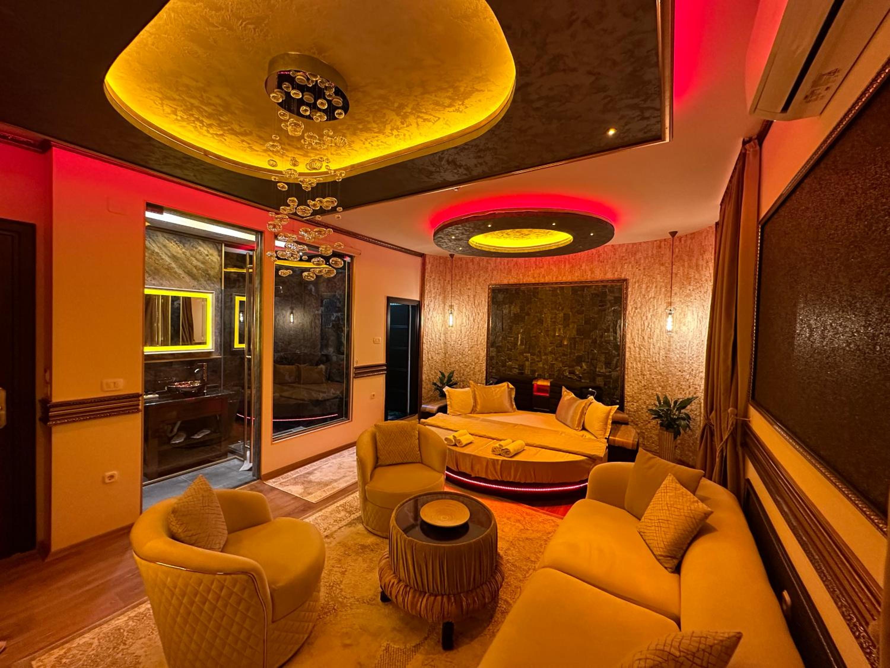 Superior King Room photo 1