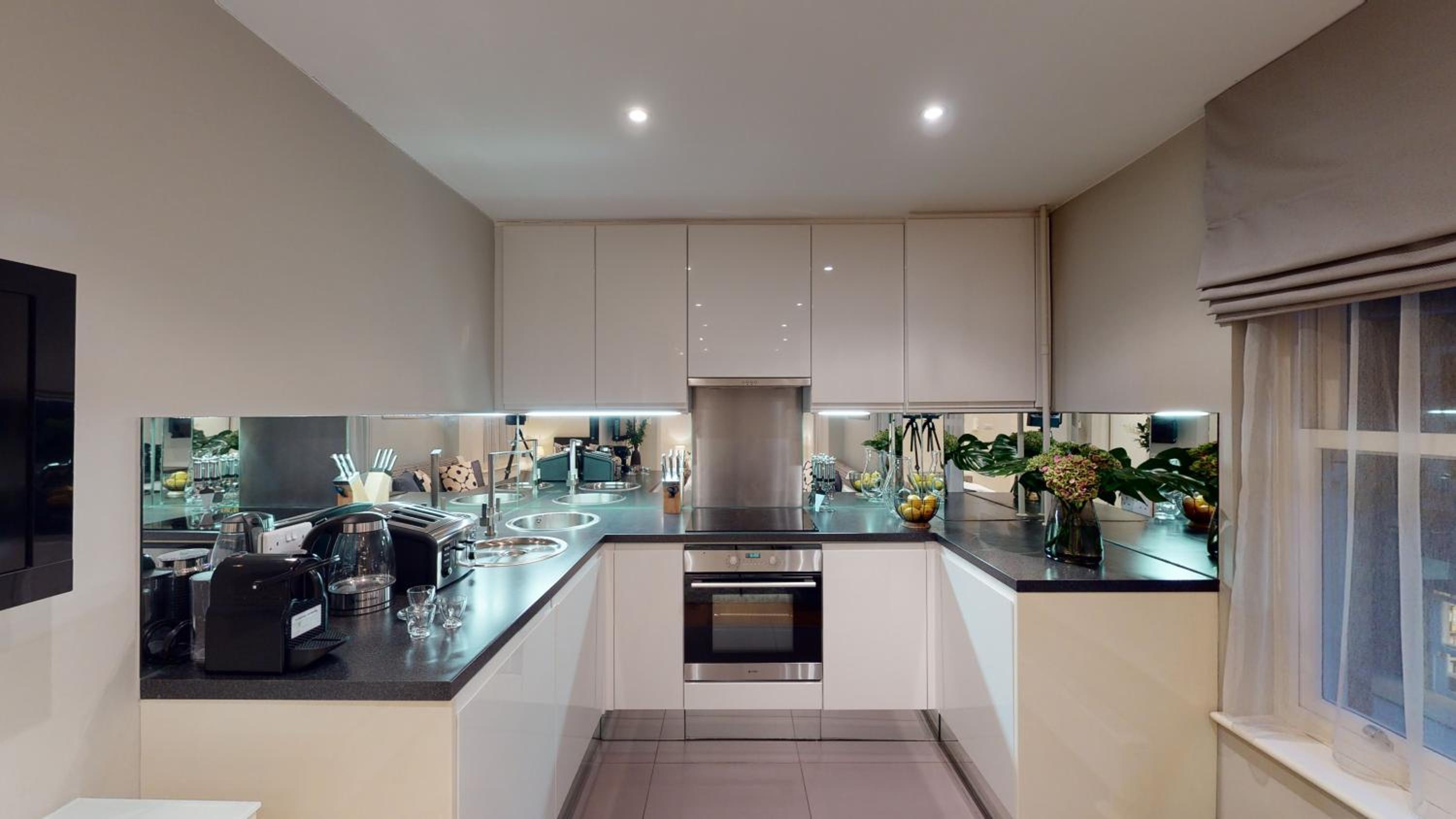 Flat 4 - Studio Apartment photo 3