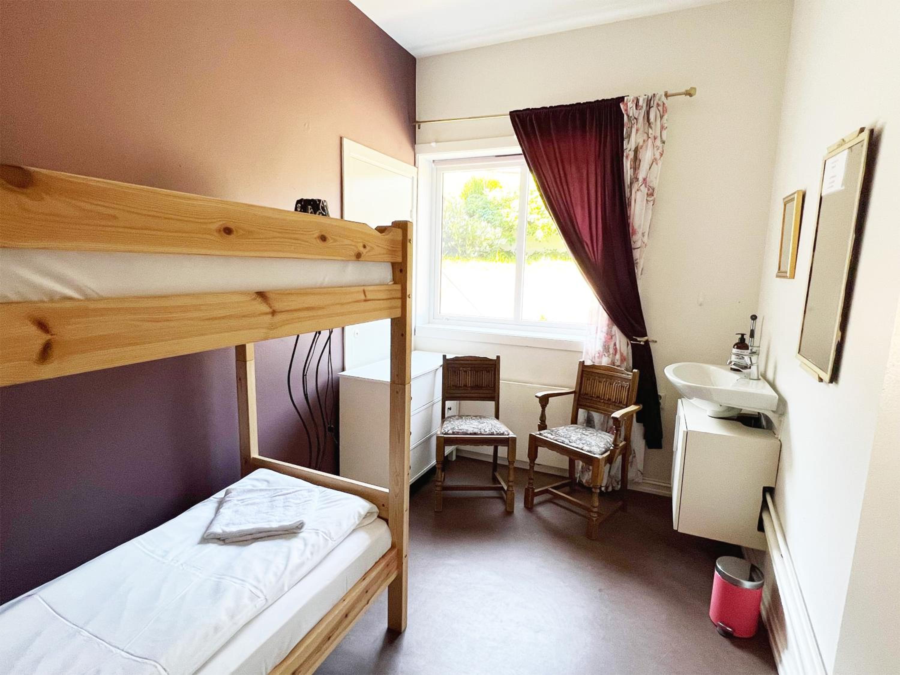 Budget Double Room - Photo 4