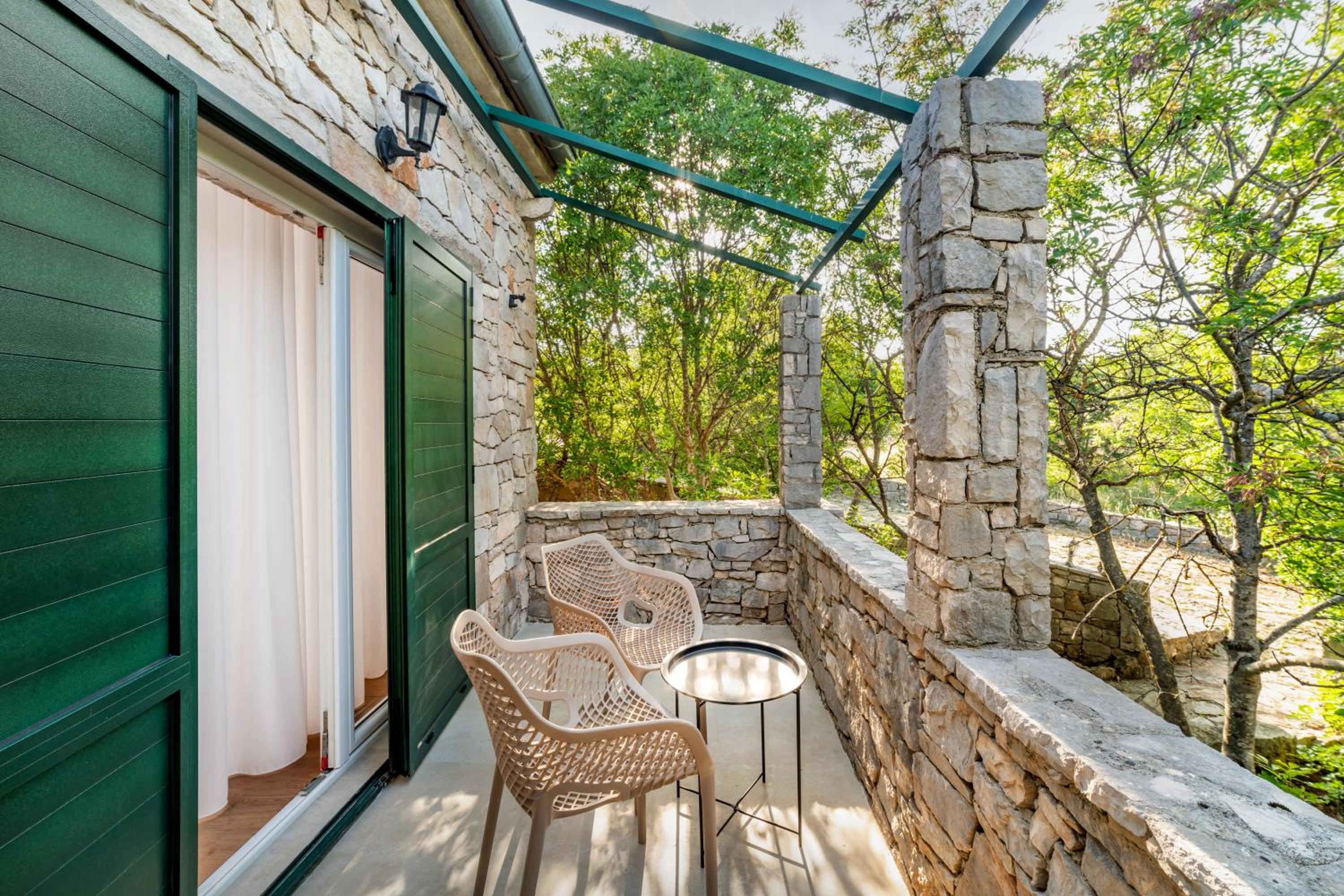 Deluxe Double Room with Balcony - Photo 2