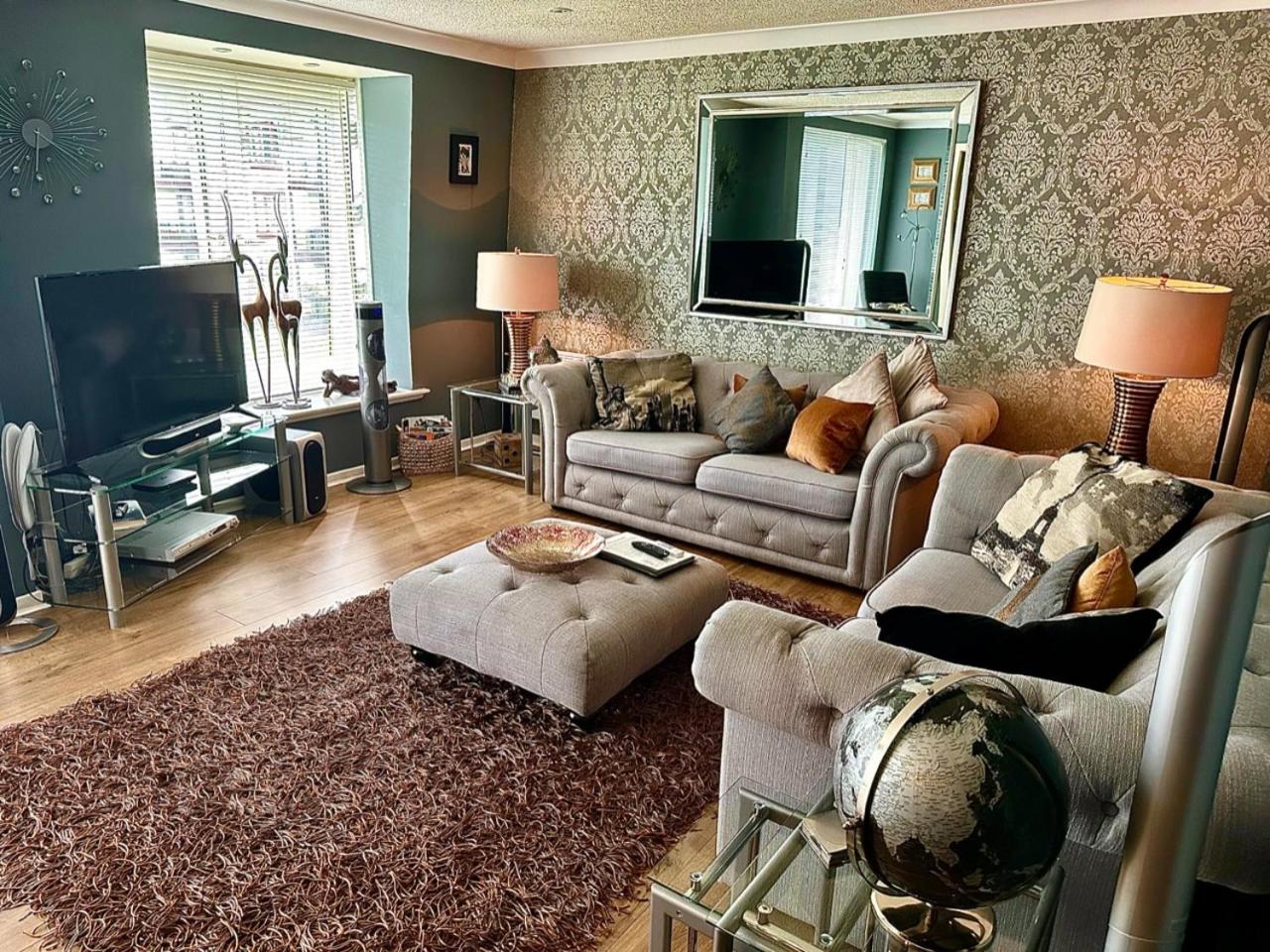 Luxury Two-Bedroom Penthouse Apartment 1 photo 2