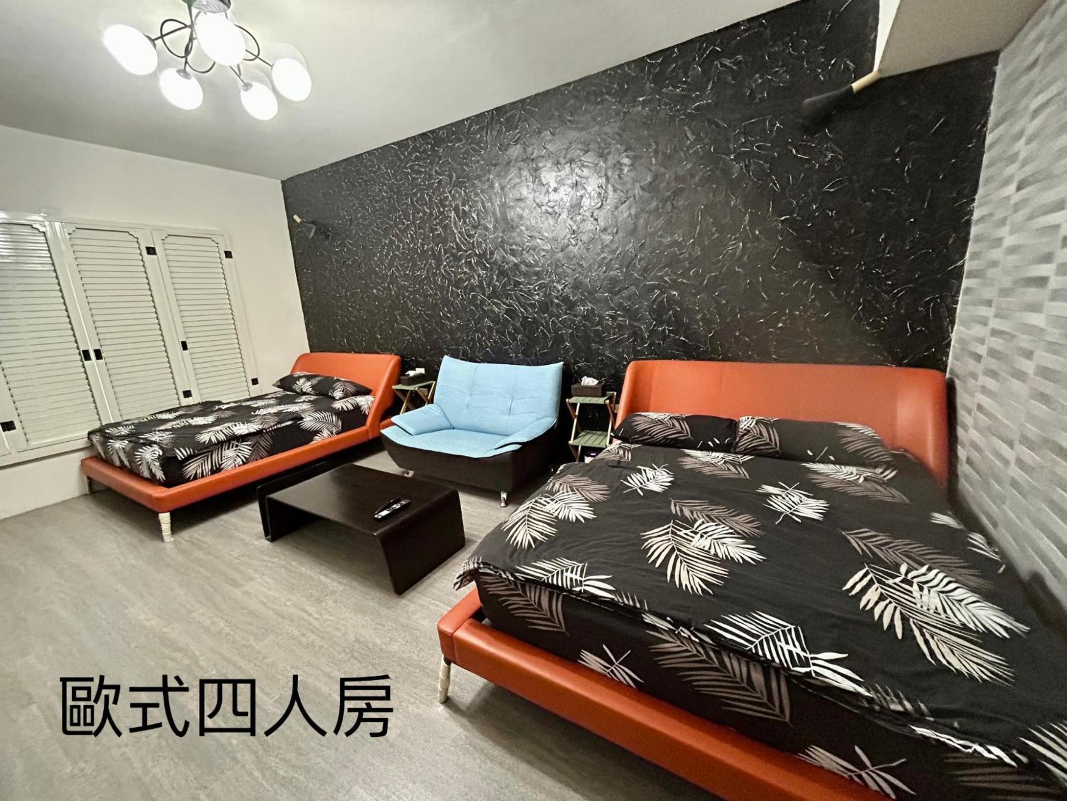 Deluxe Family Room photo 1