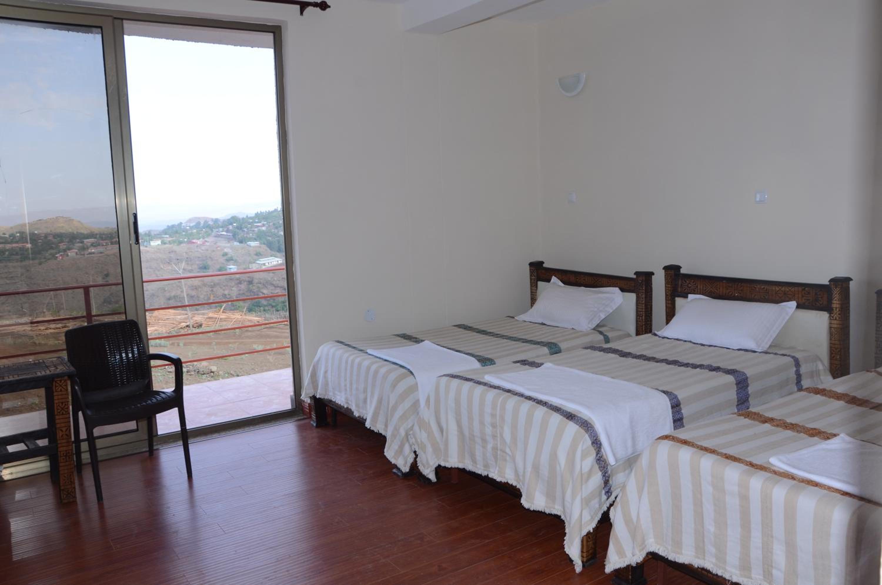 Triple Room with Mountain View photo 2