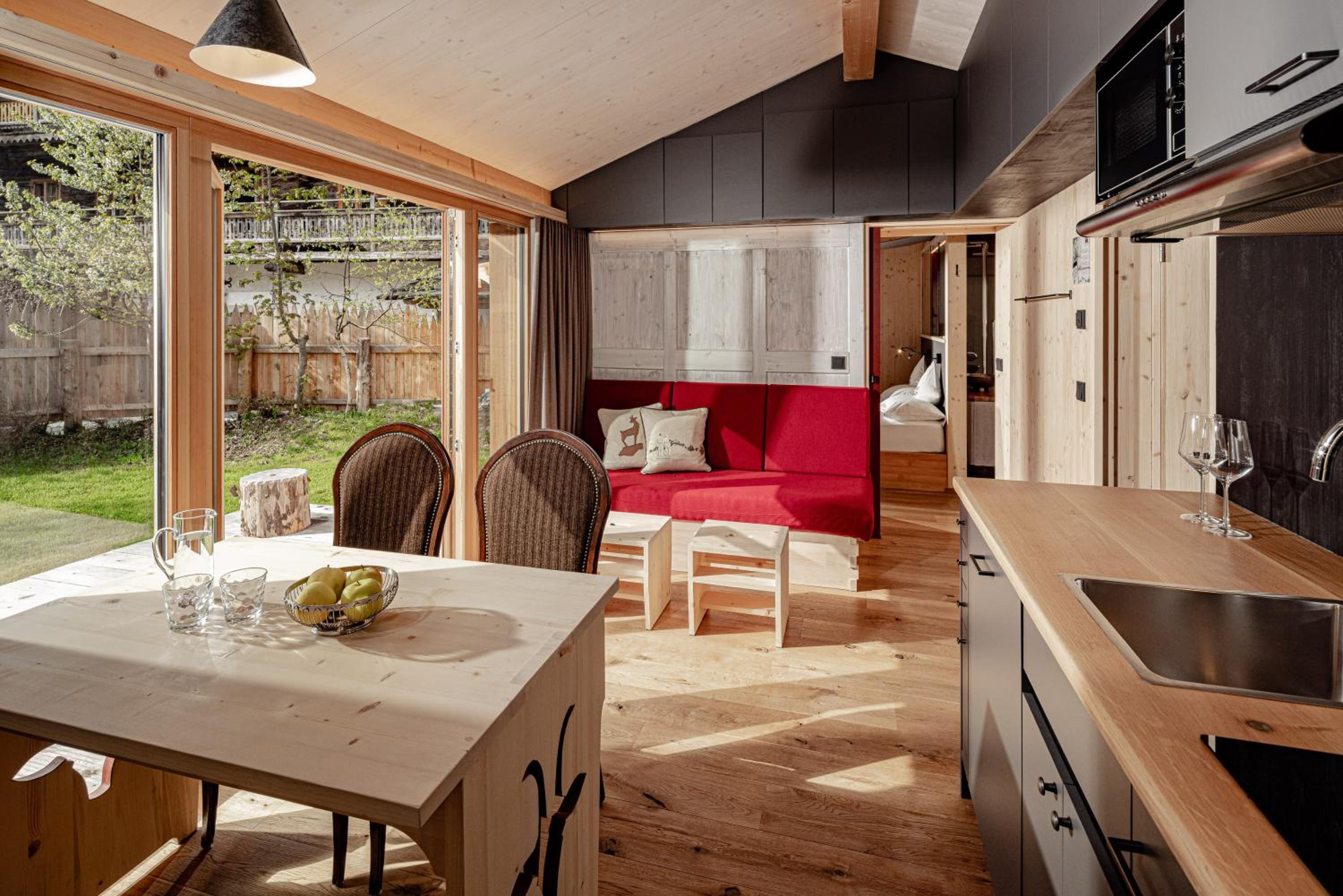 Deluxe Bungalow - Photo 2
